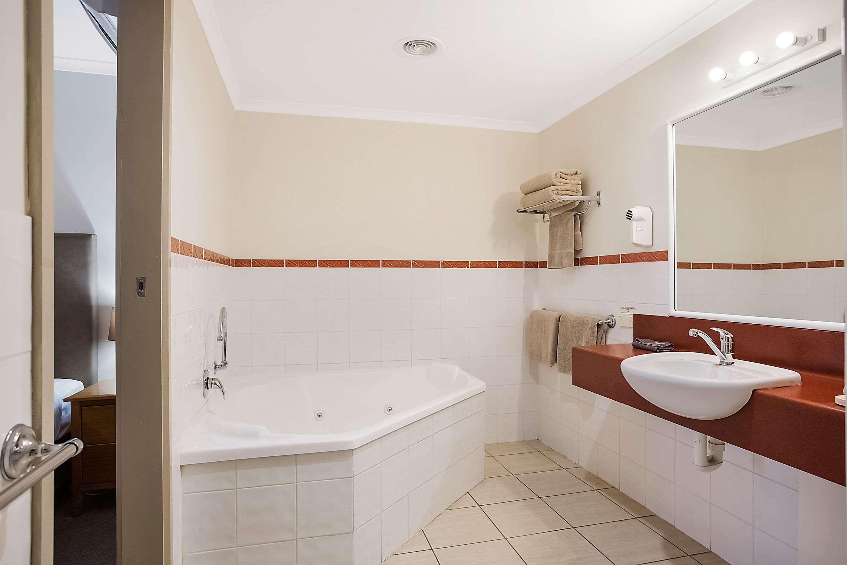 Suite Queen Size Bed