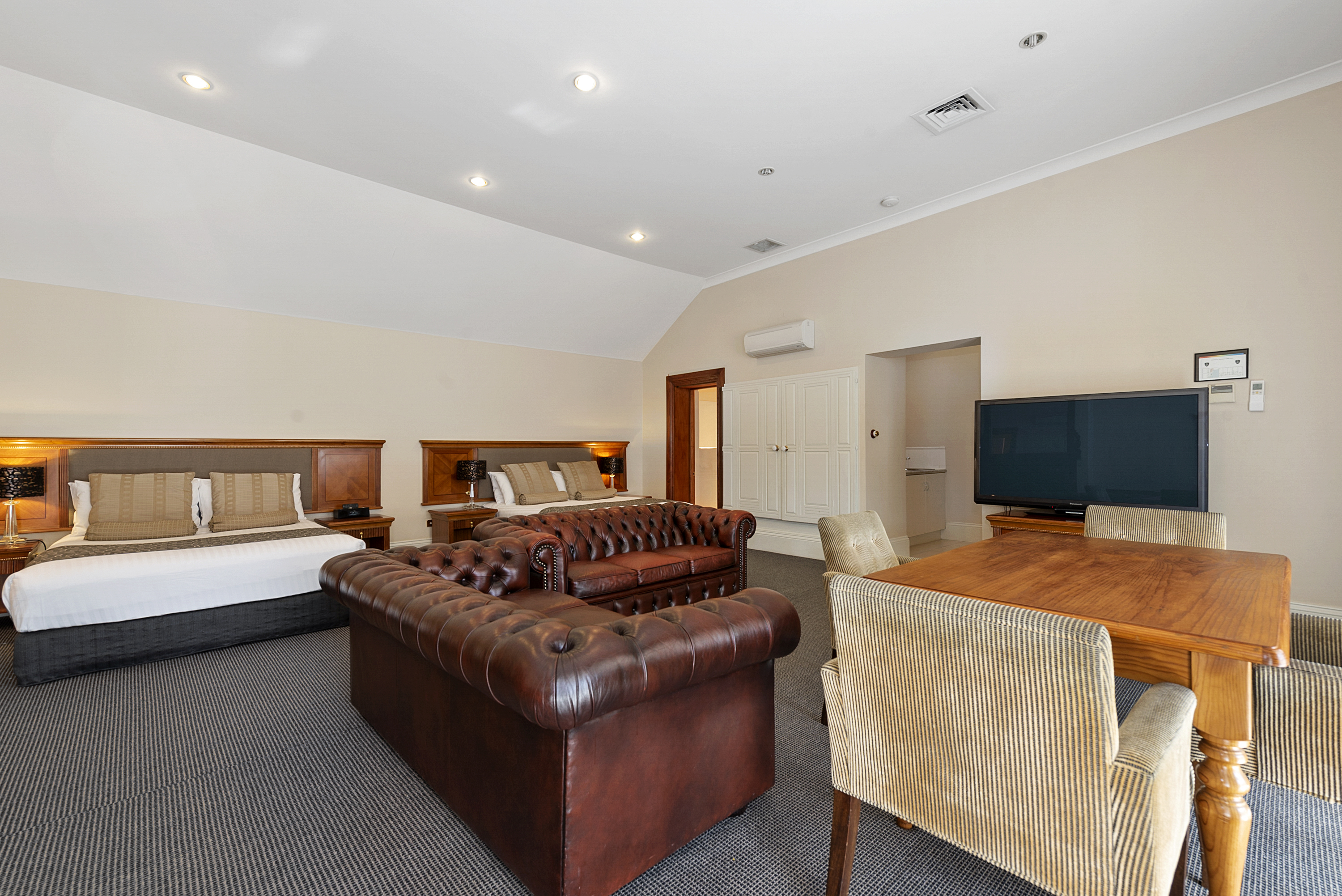 Family Room Classic Two Queen Beds