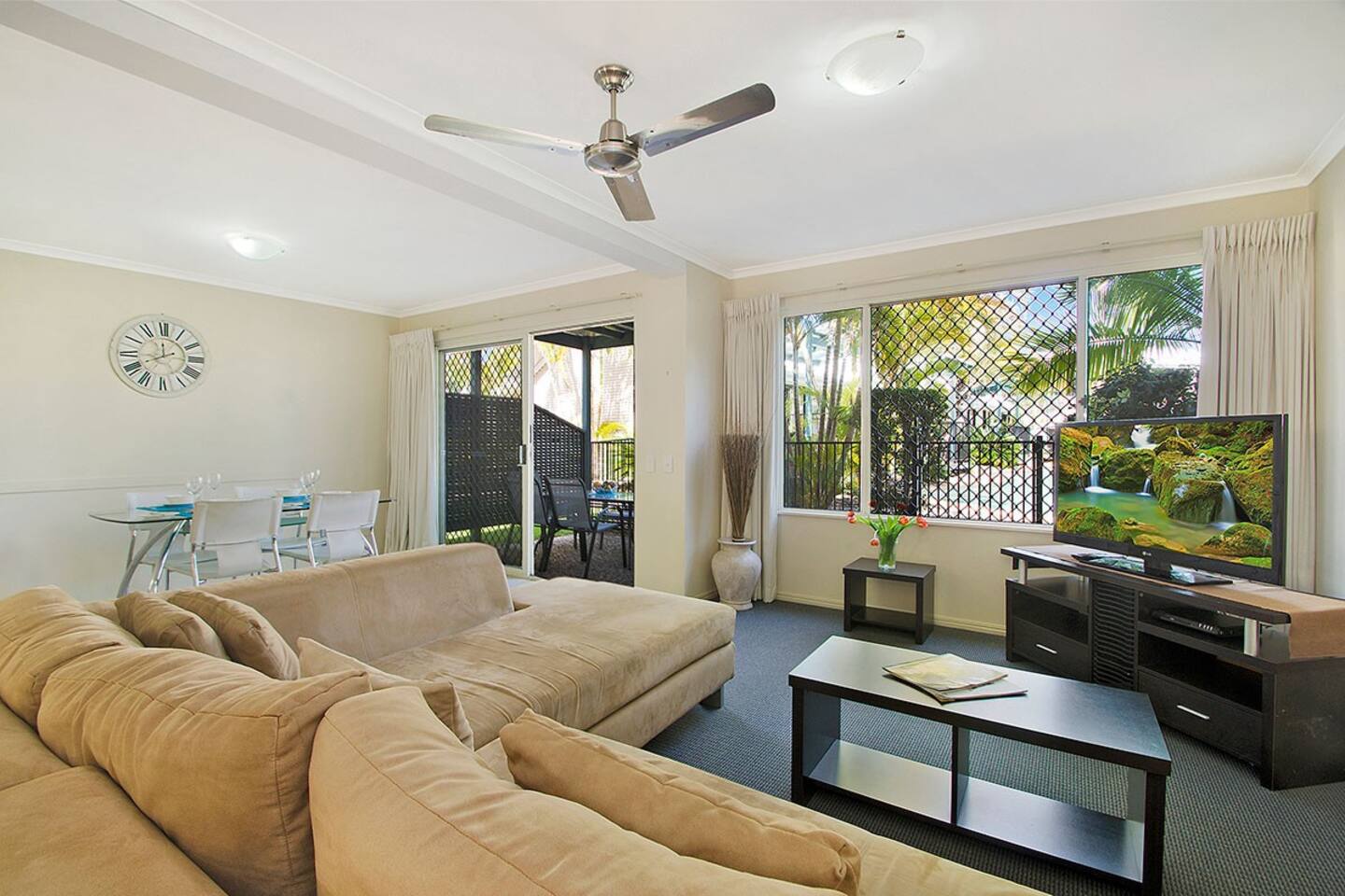 Apartment Three Bedrooms with Views