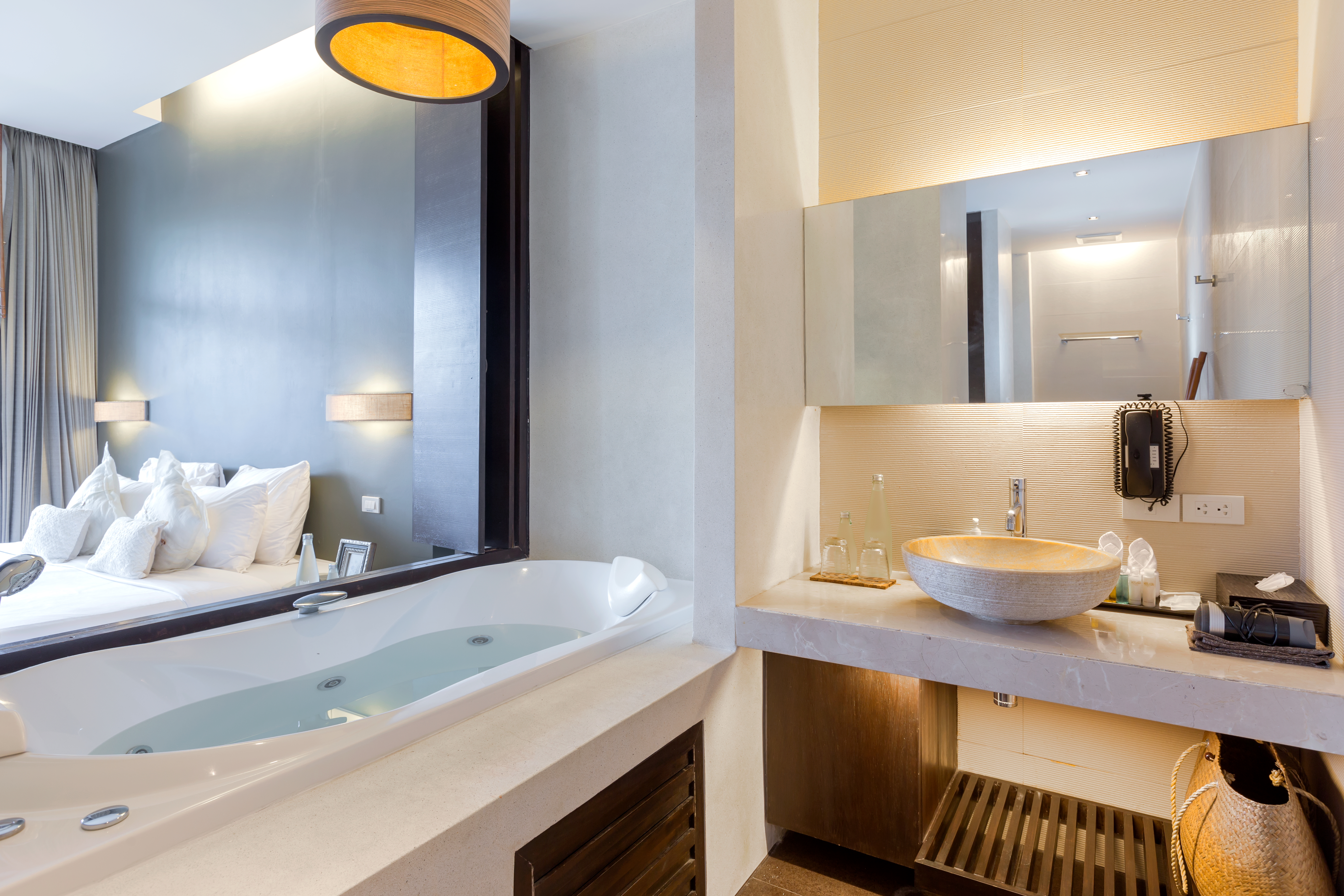 Suite Deluxe Pool View