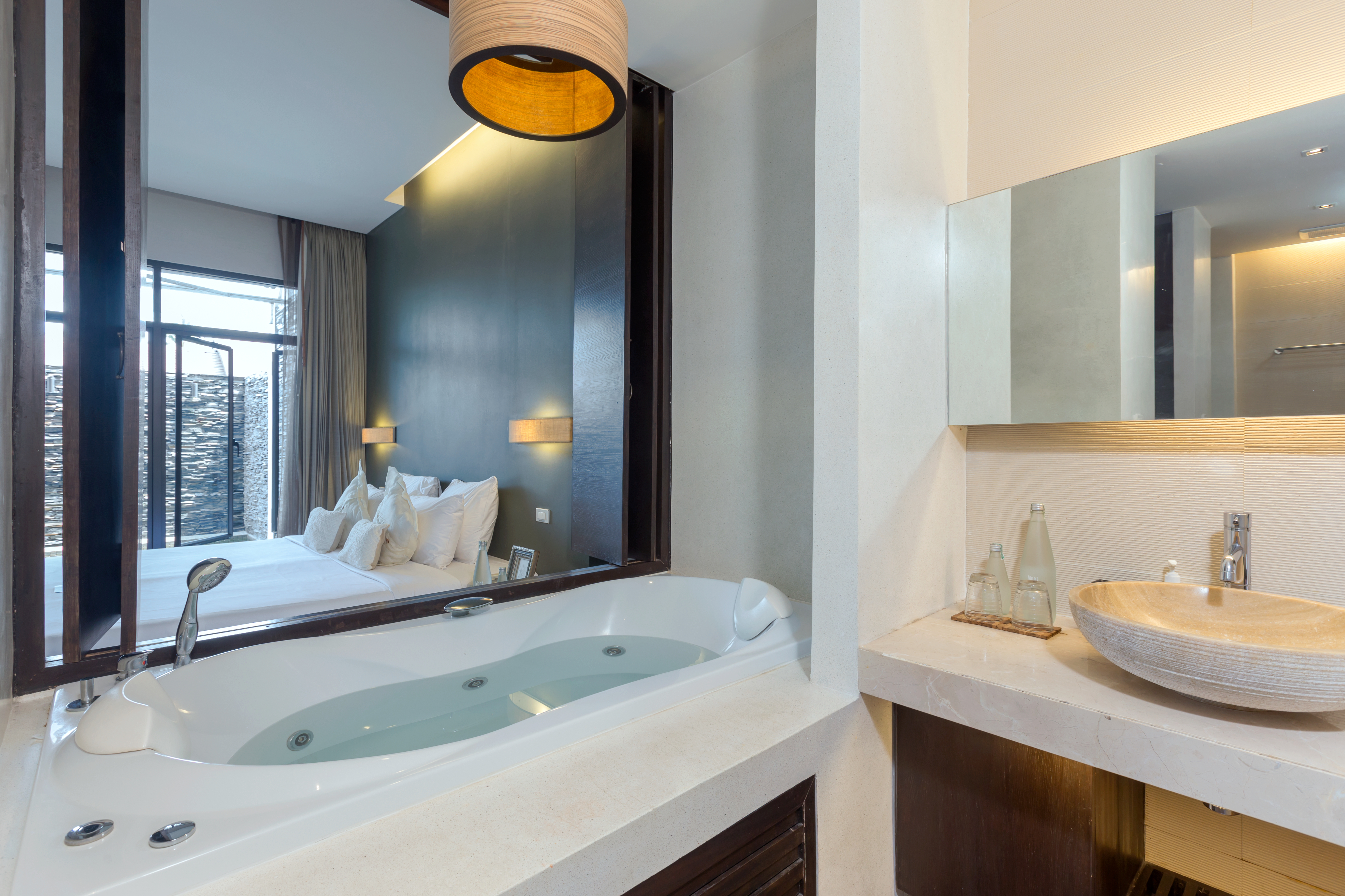 Suite Deluxe Pool View