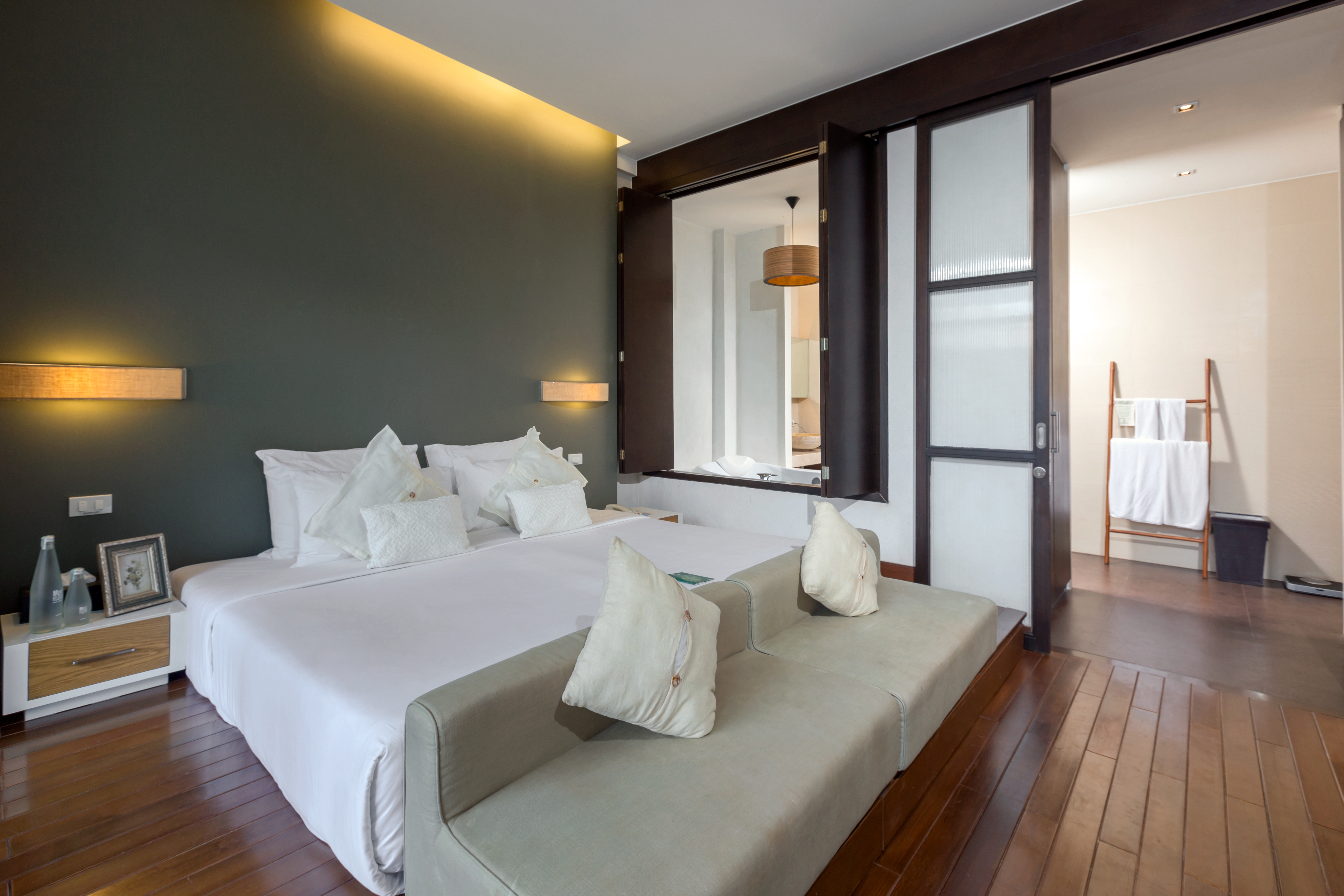 Suite Deluxe Pool View