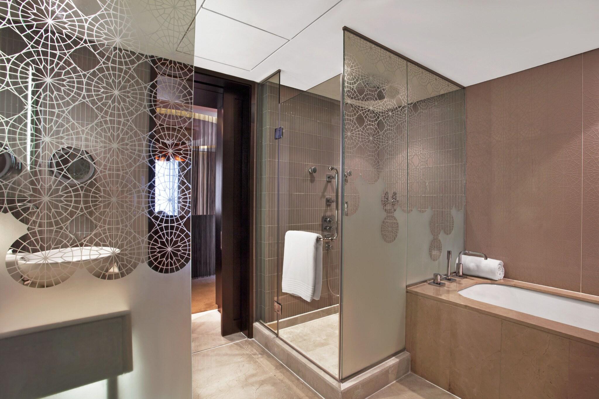 Junior Suite King Bed One Bedroom 