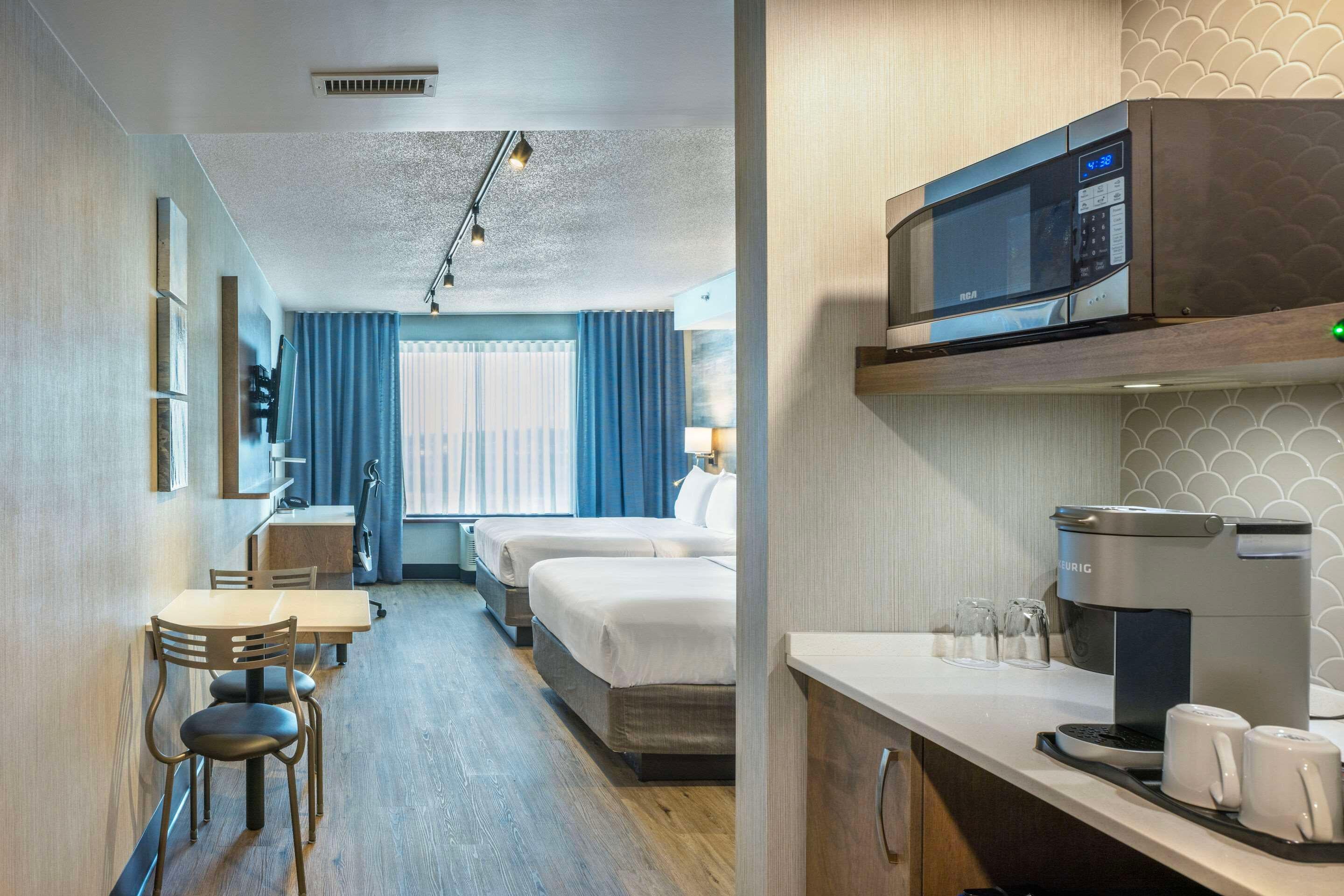 Double Two Queen Beds Non Smoking