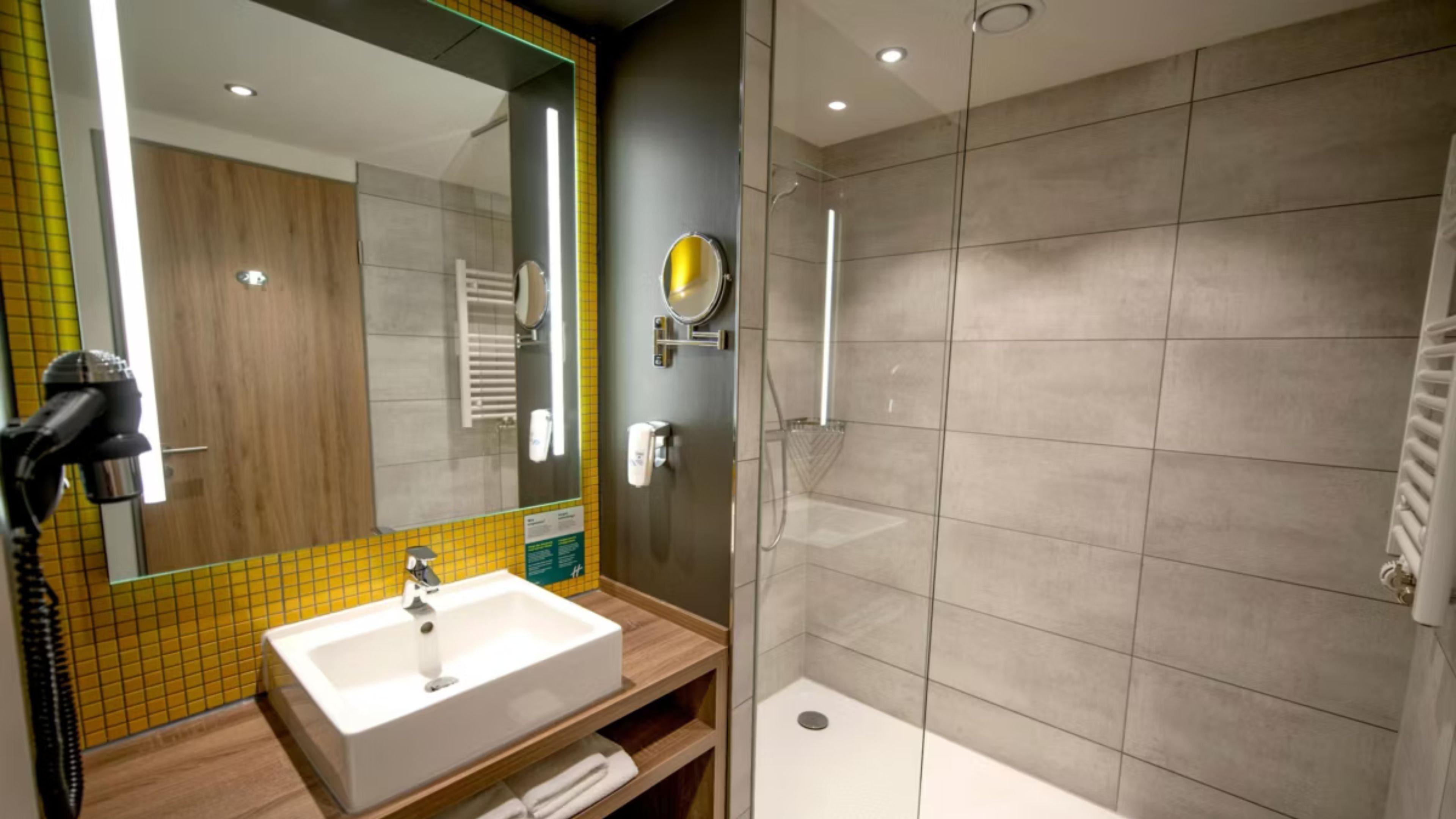 Double Premium Queen Bed