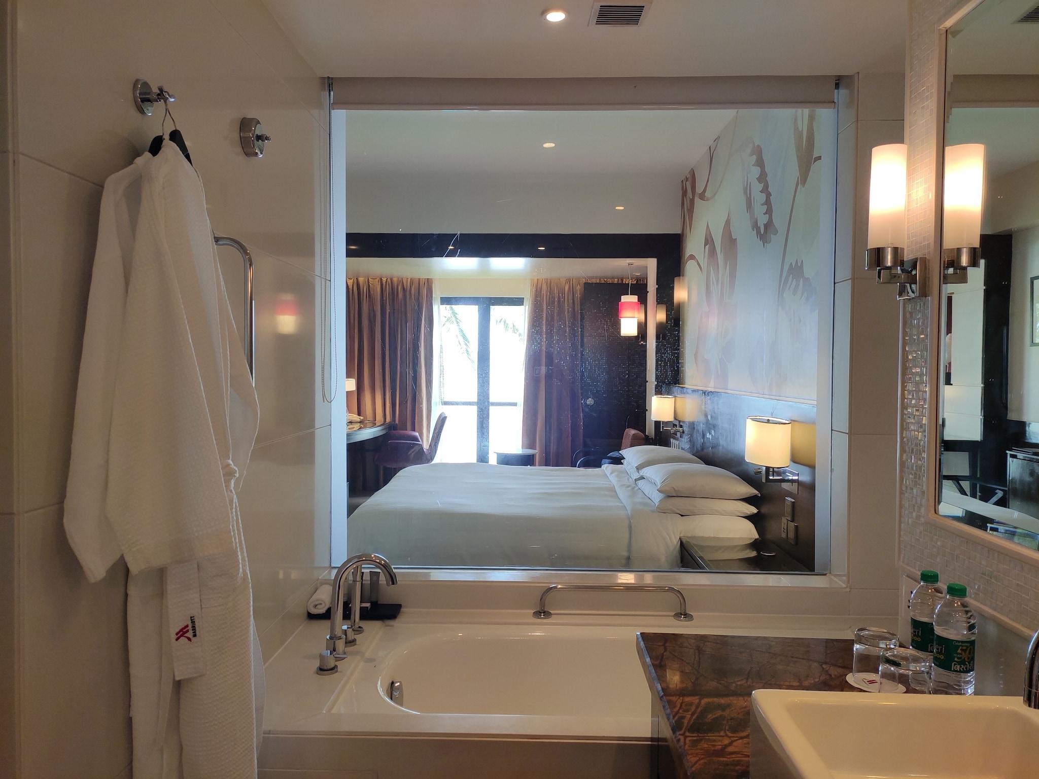 Suite Bay View King Bed