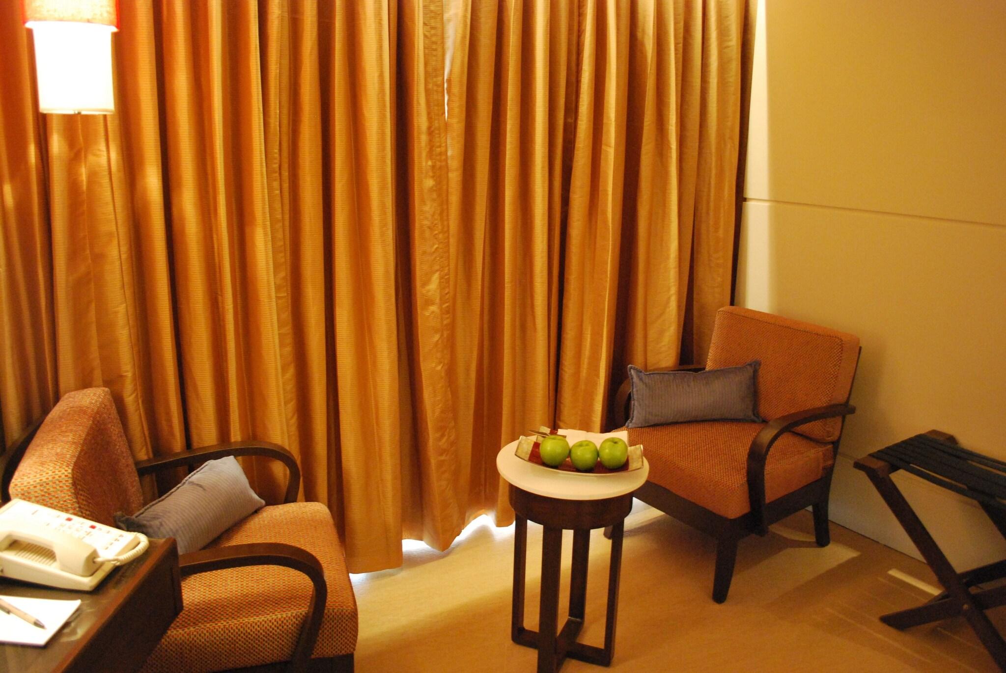 Double Garden View King Bed