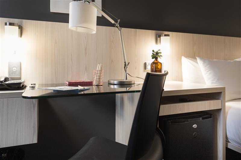 Double Accessible-queen Size Bed