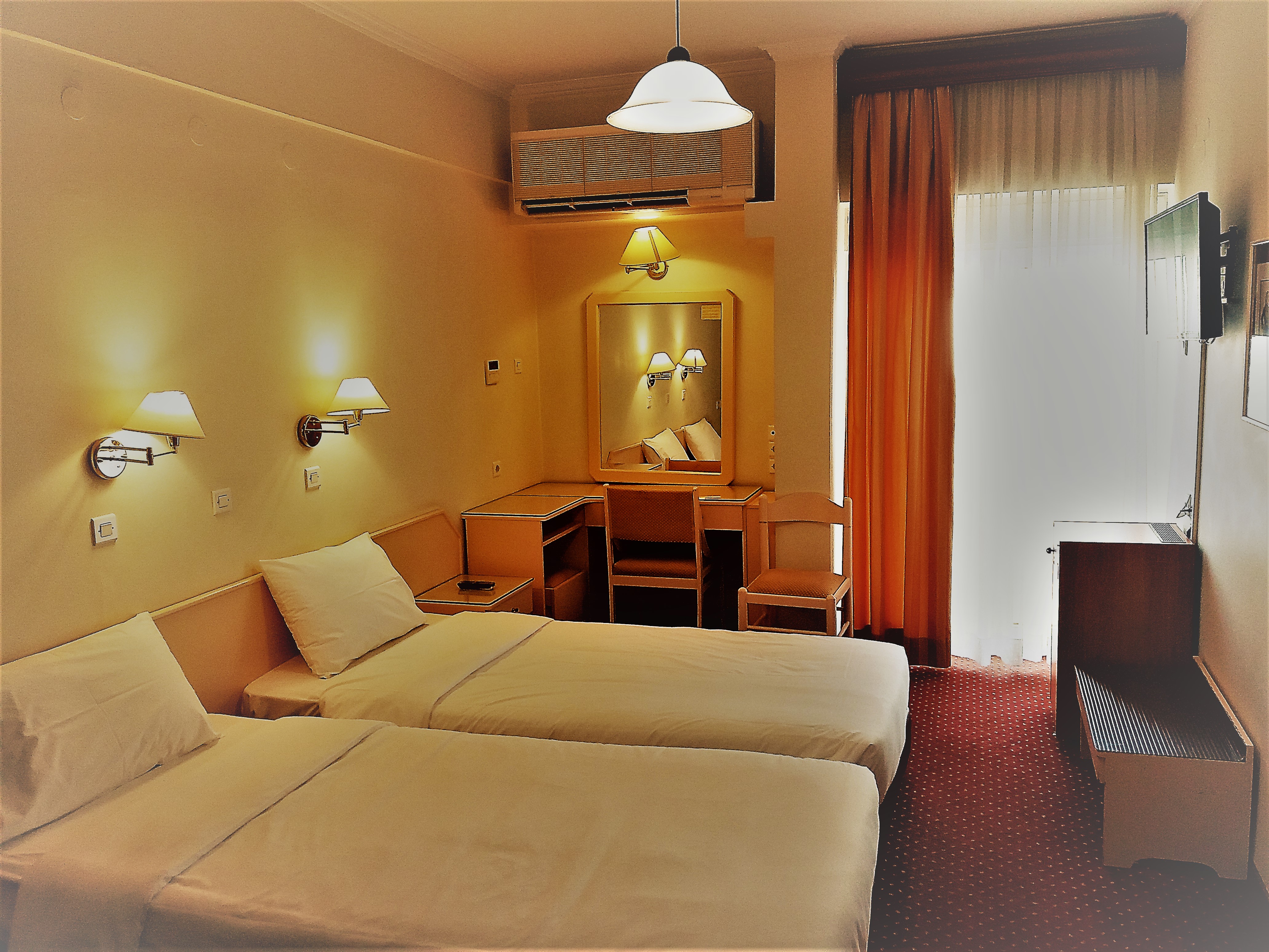 Quadruple Two Bedrooms One Bathroom