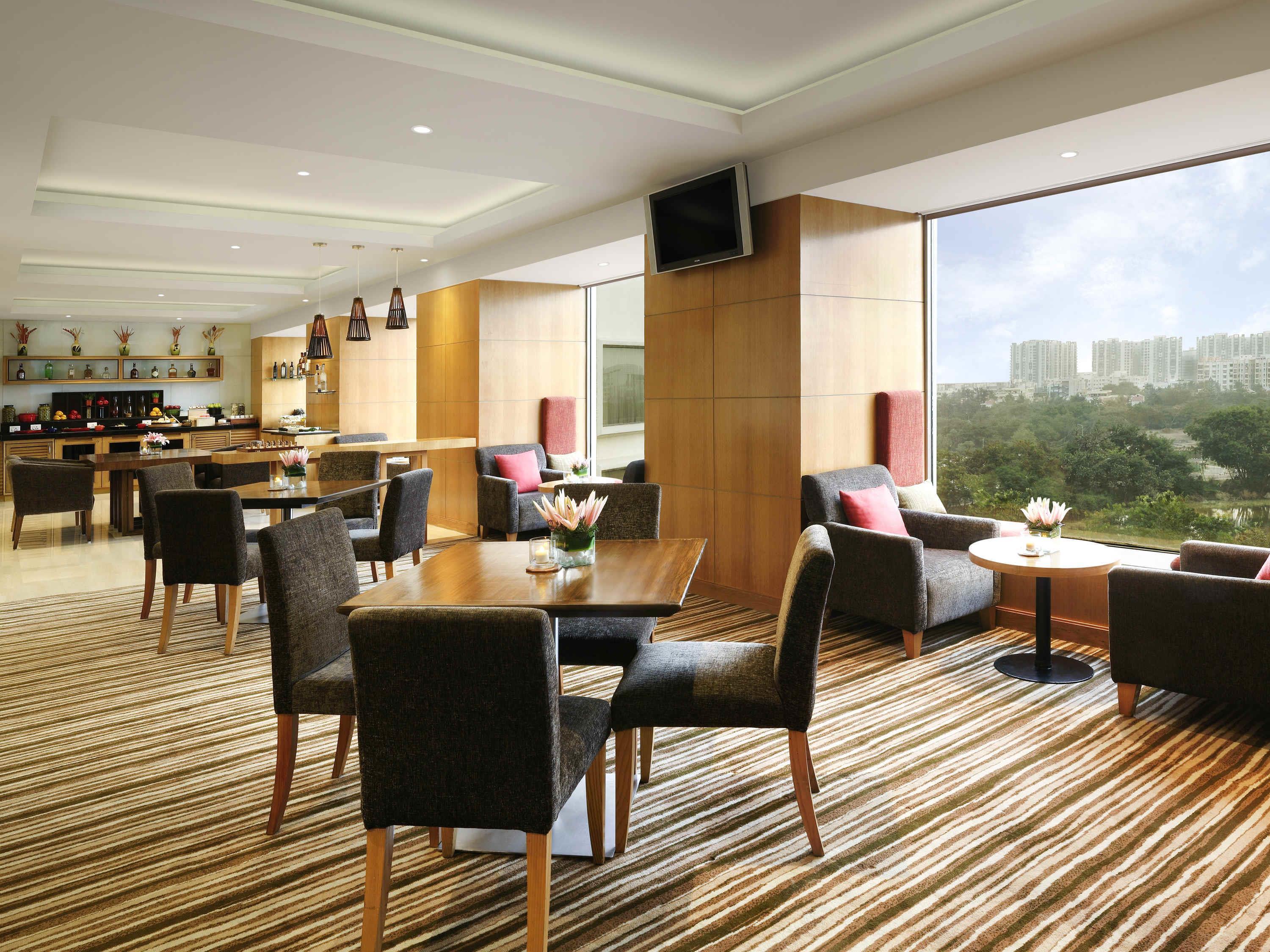 Junior Suite Queen Size Bed