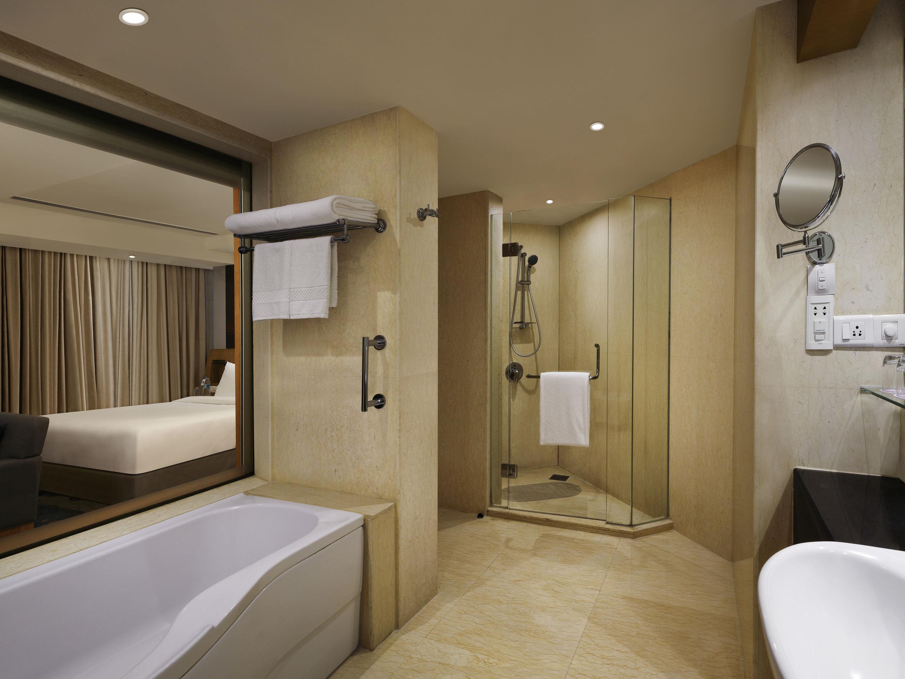 Junior Suite Queen Size Bed