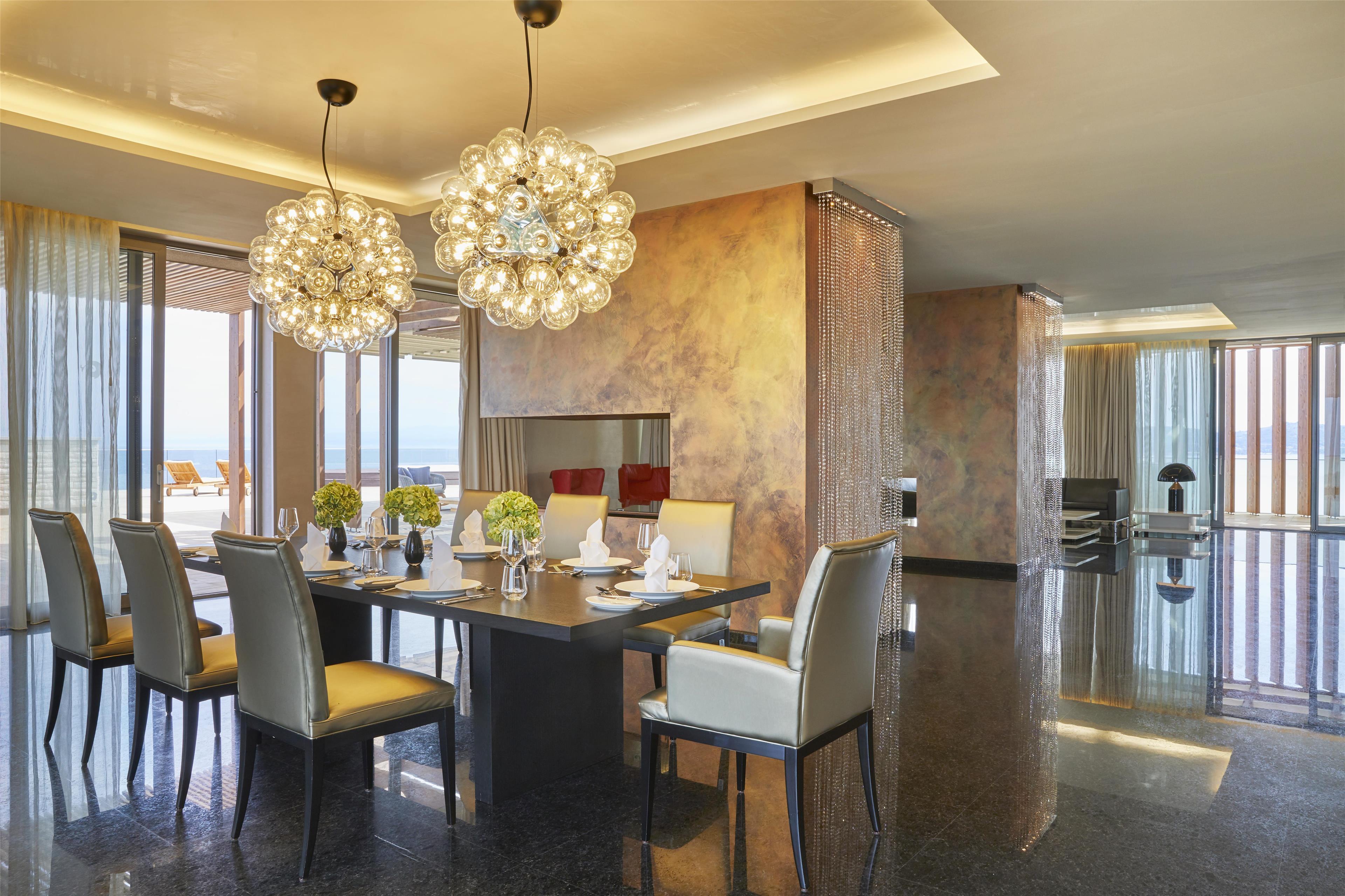 Suite Sea View King Bed