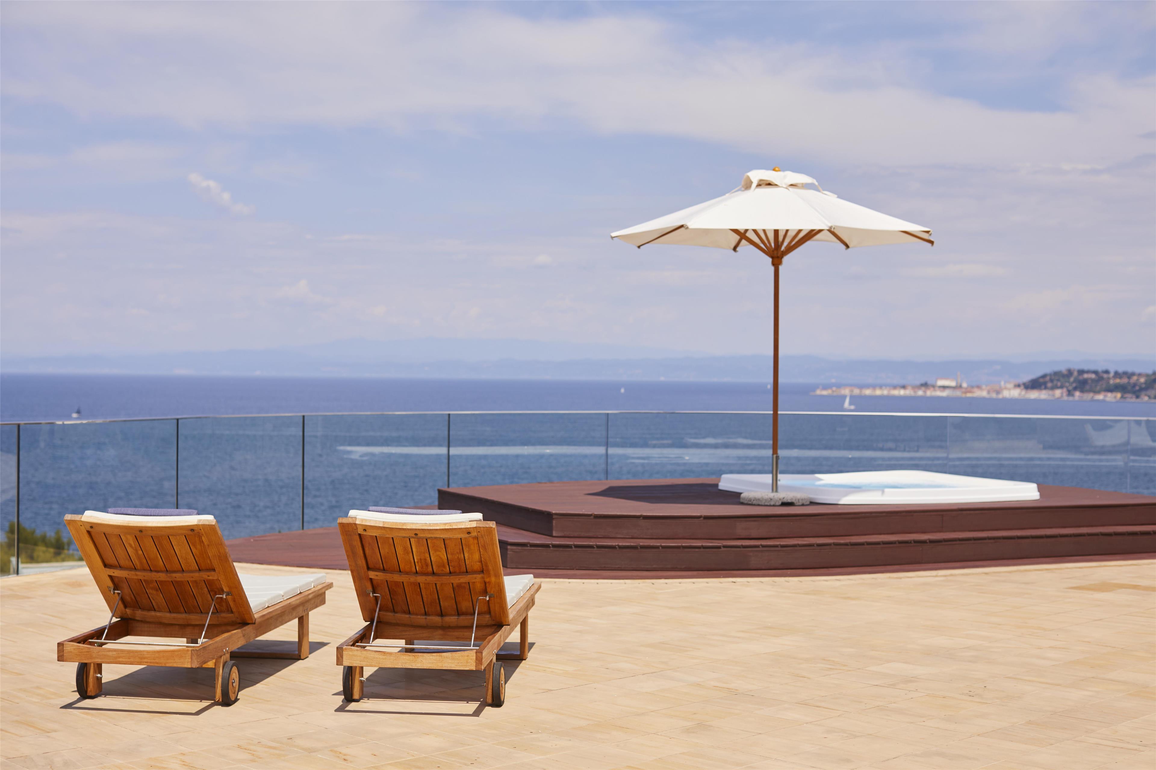 Suite Sea View King Bed