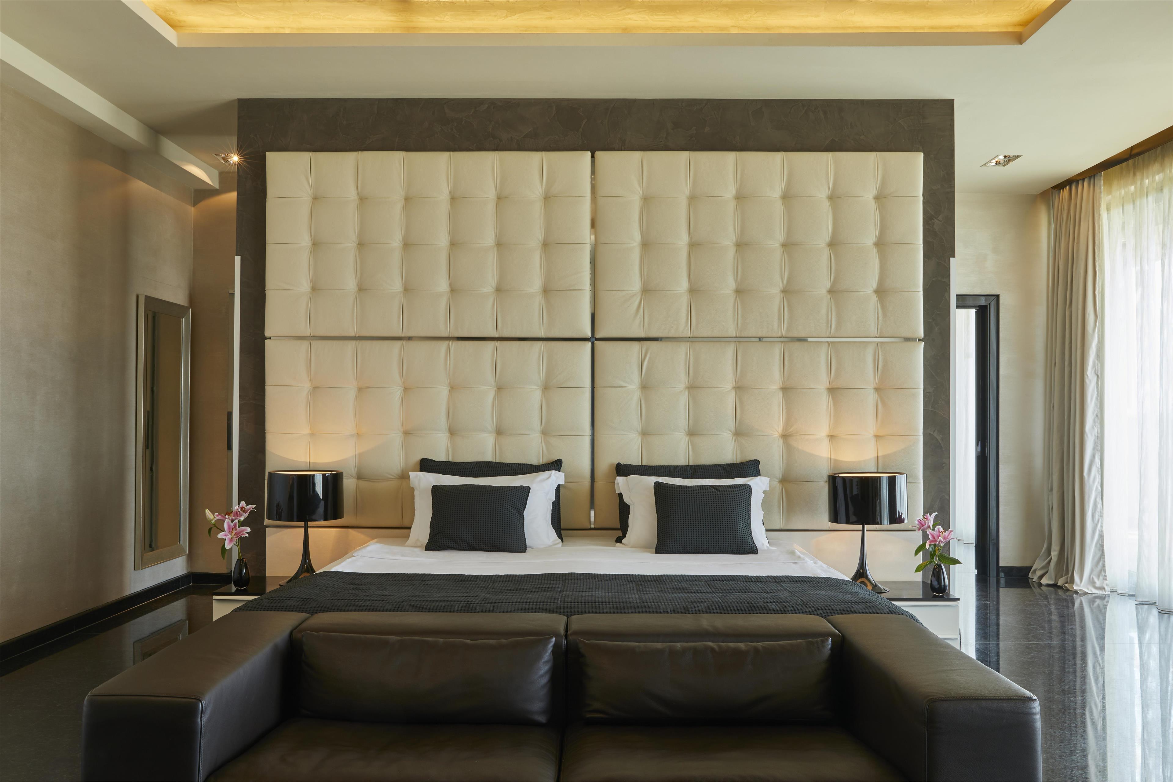 Suite Sea View King Bed