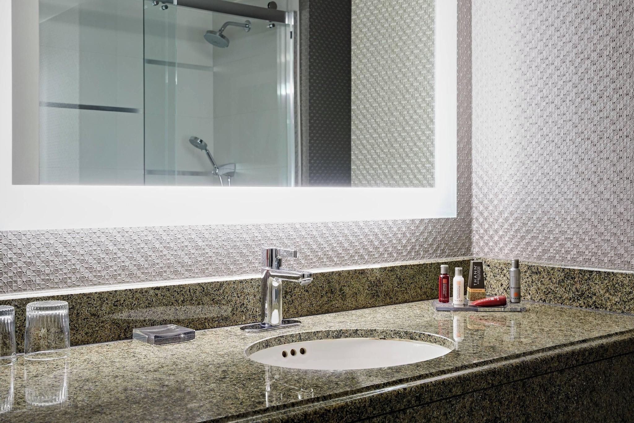 Double King Bed One Bedroom 