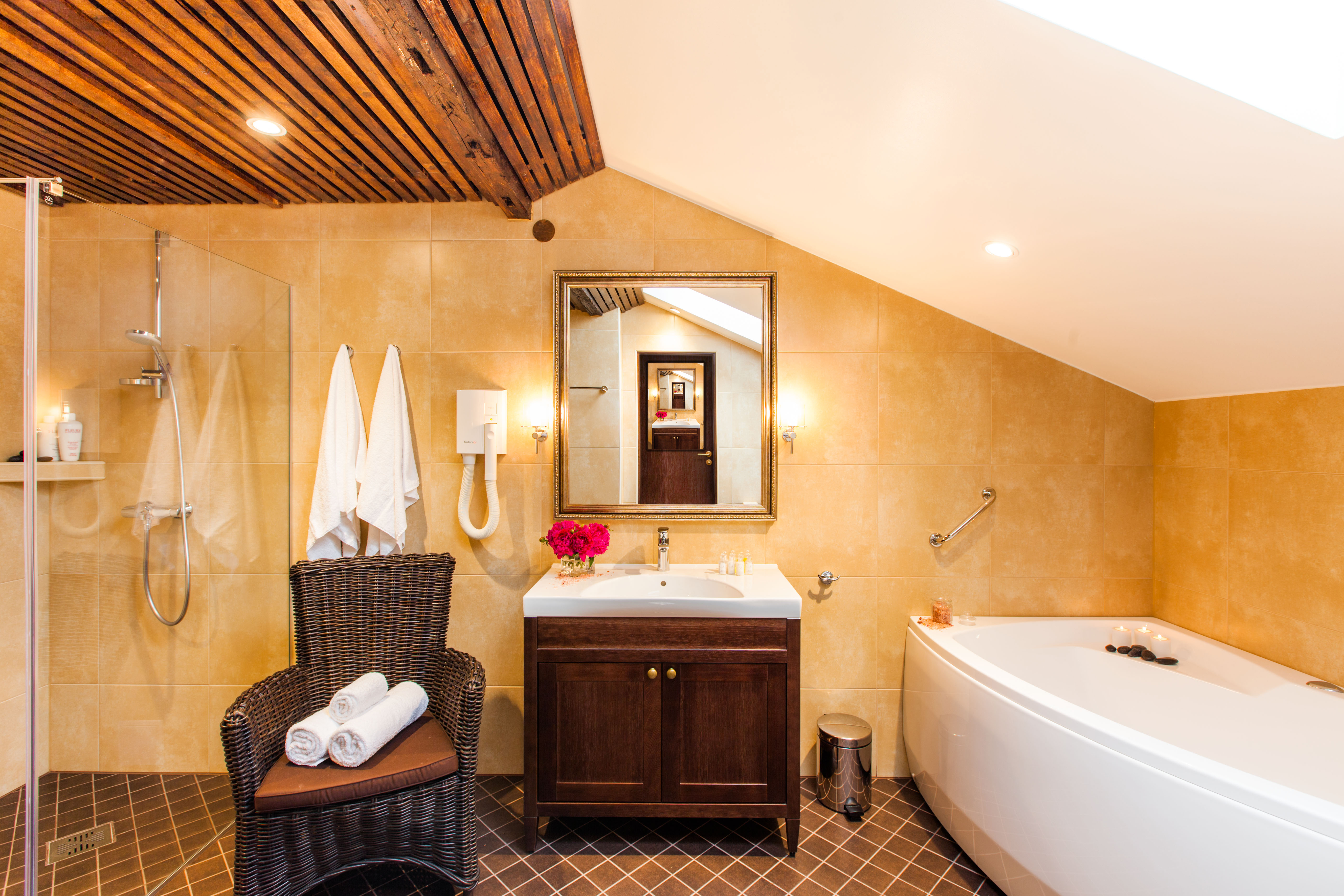 Double or Twin Deluxe