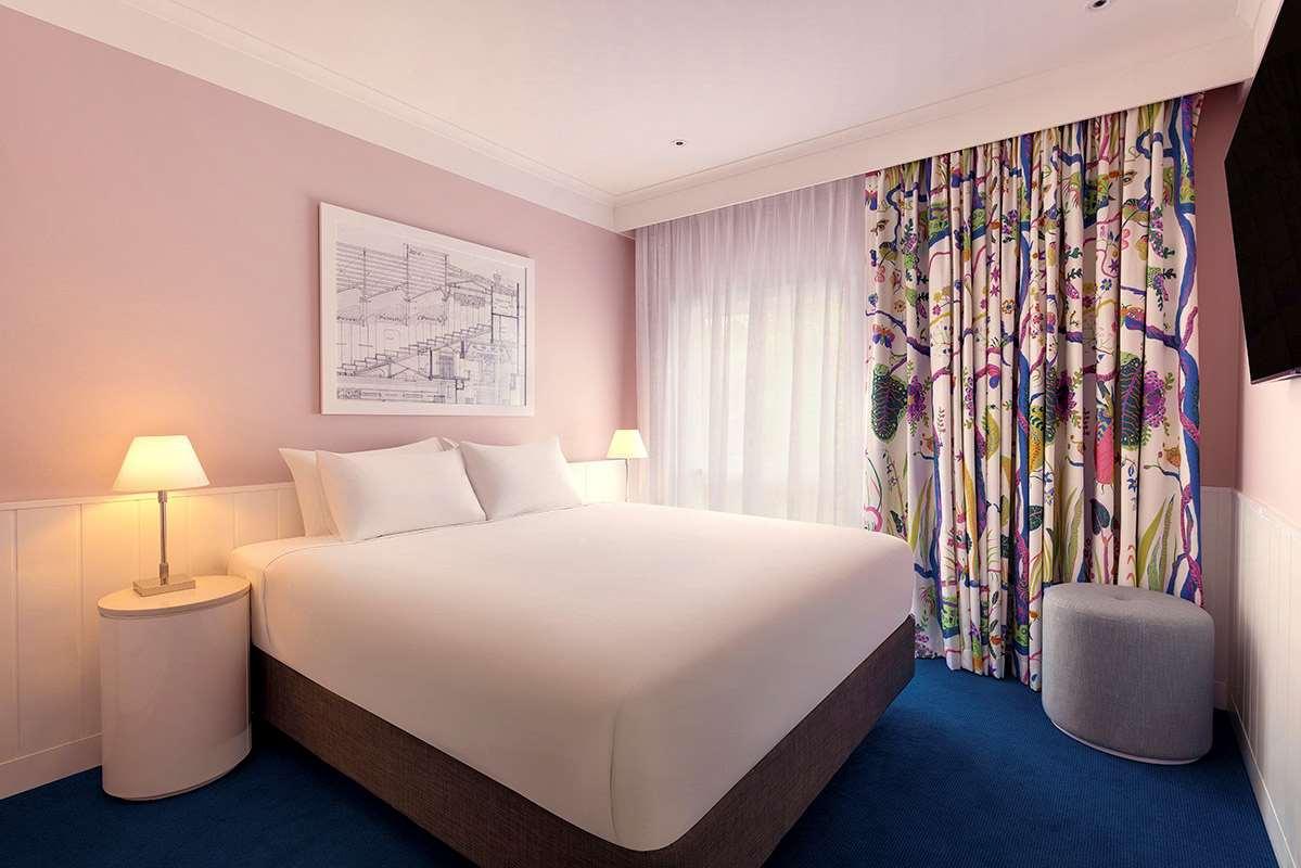 Studio Queen Size Bed