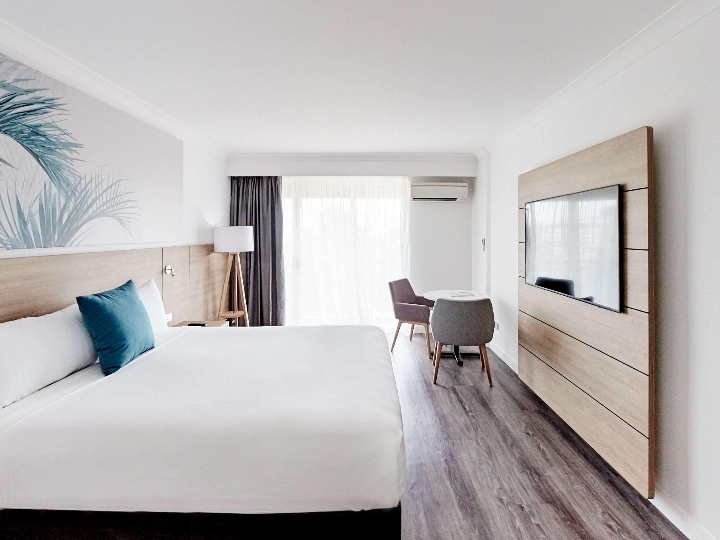 Double Deluxe King Bed