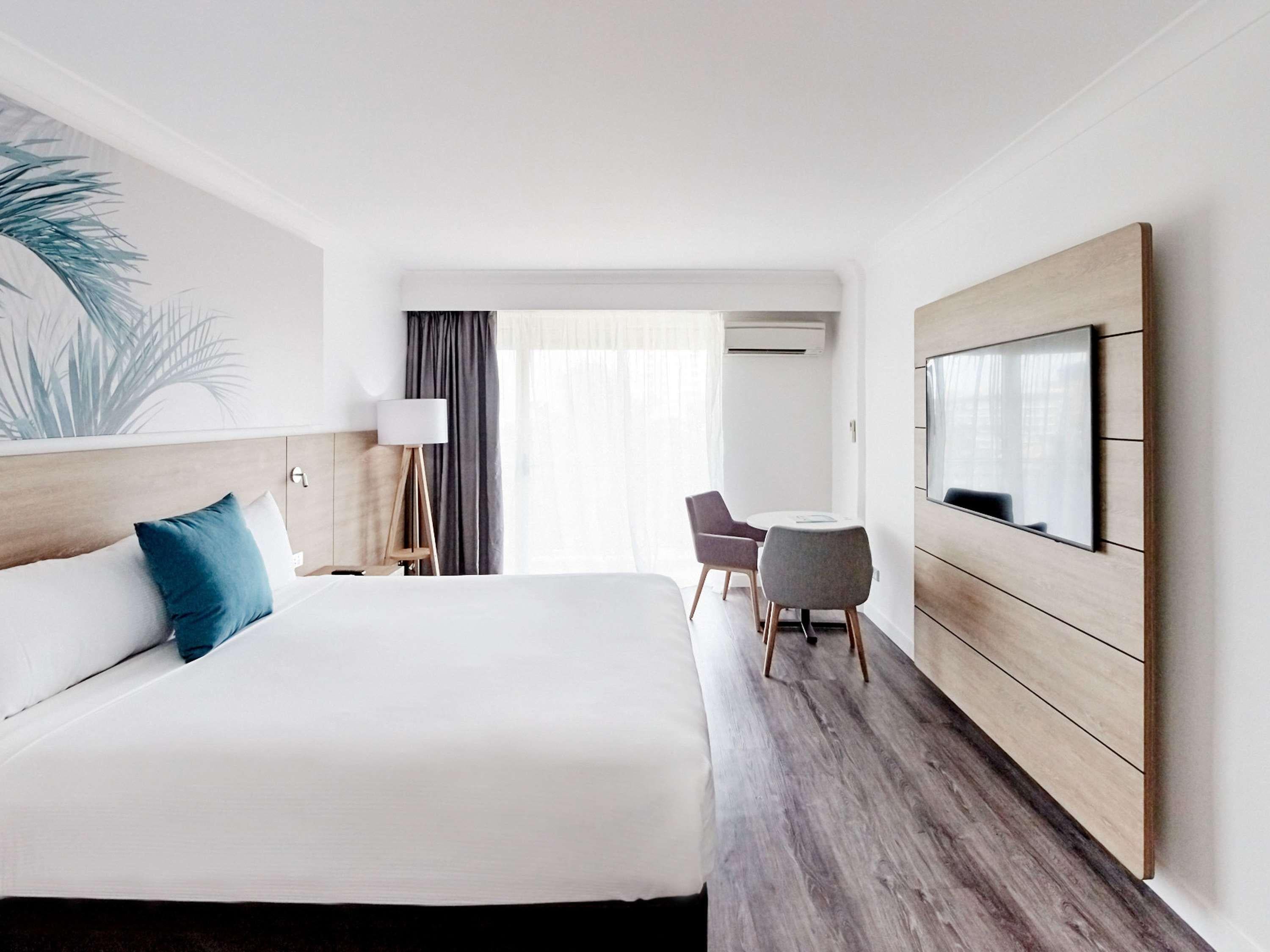 Double Pool View King Bed