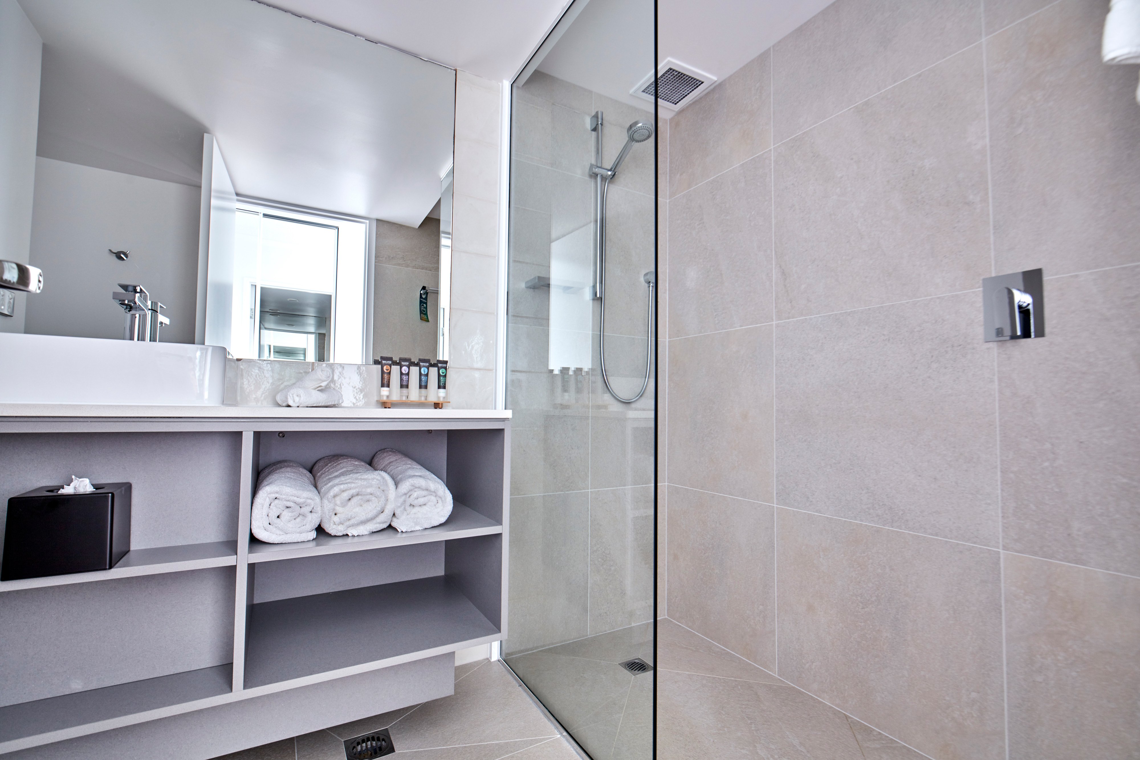 Twin Deluxe Two Beds