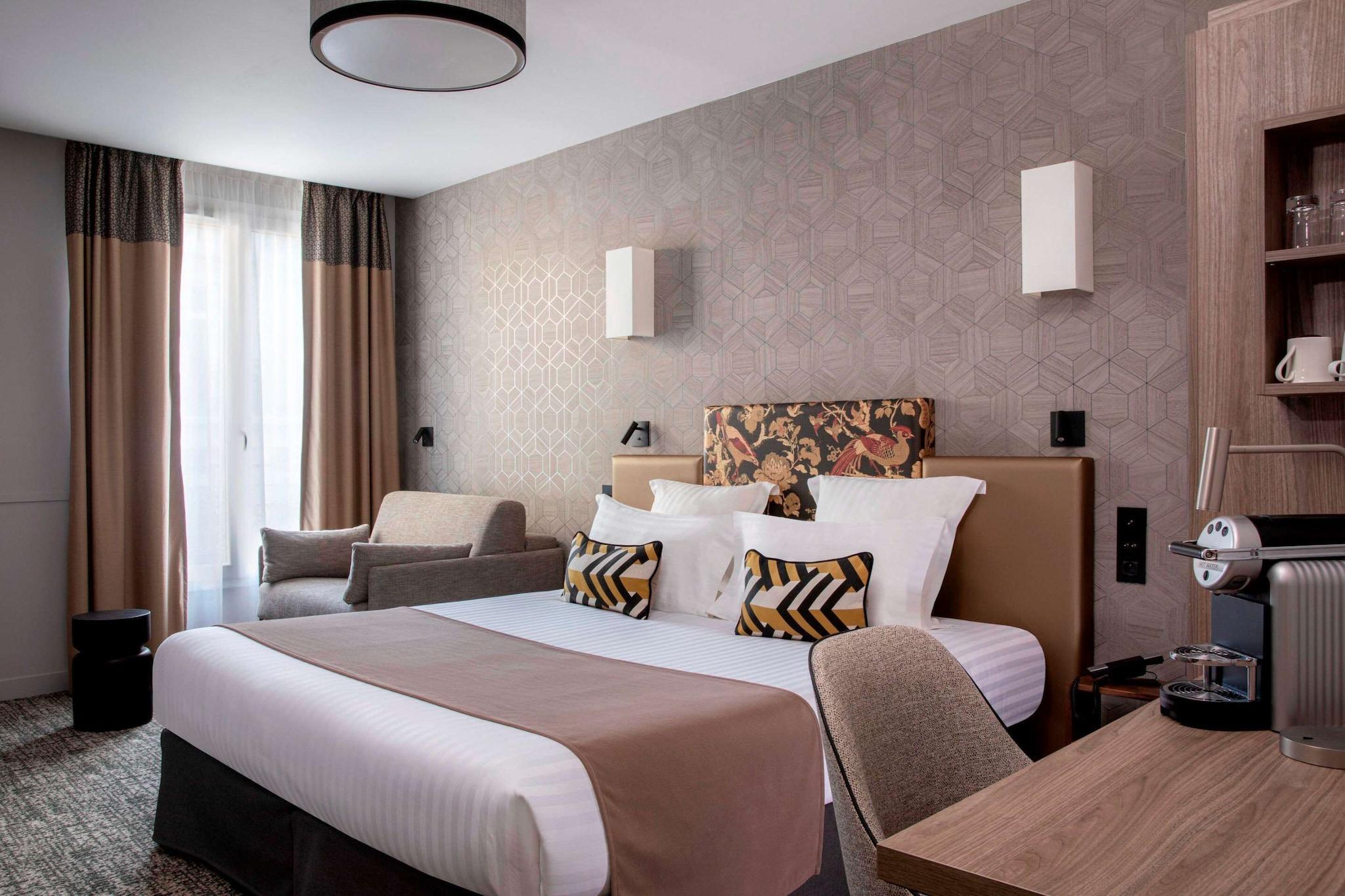 Room Connecting Room