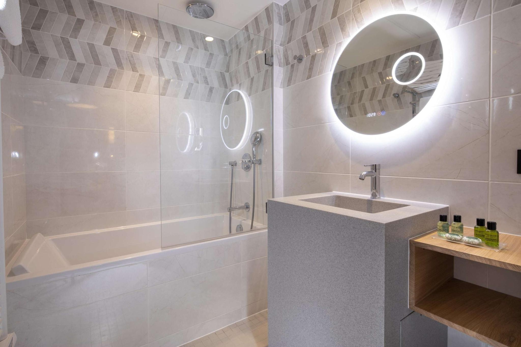 Double or Twin Queen Size Bed