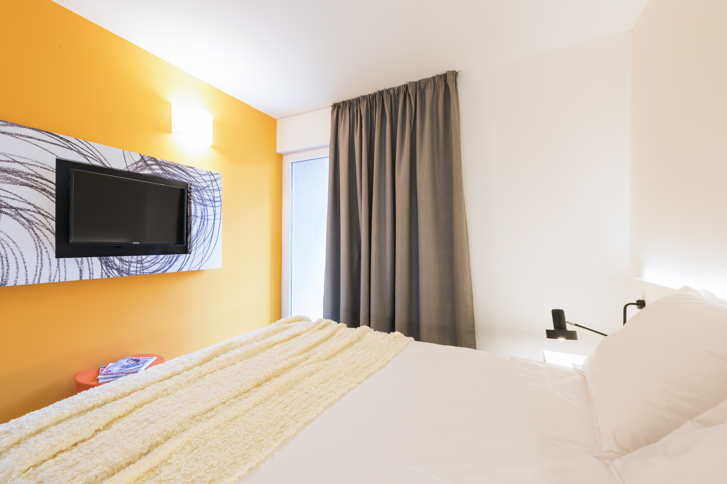 Single Park View with Balcony