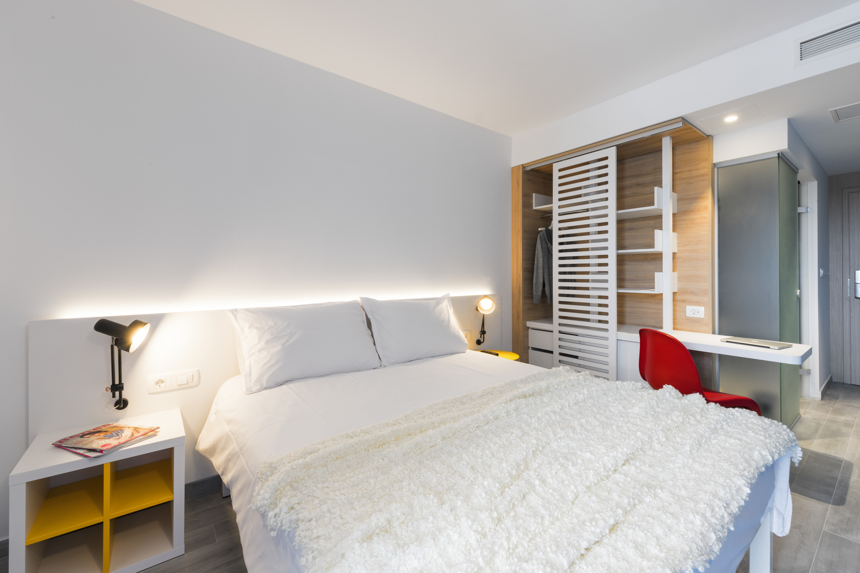 Single Park View with Balcony