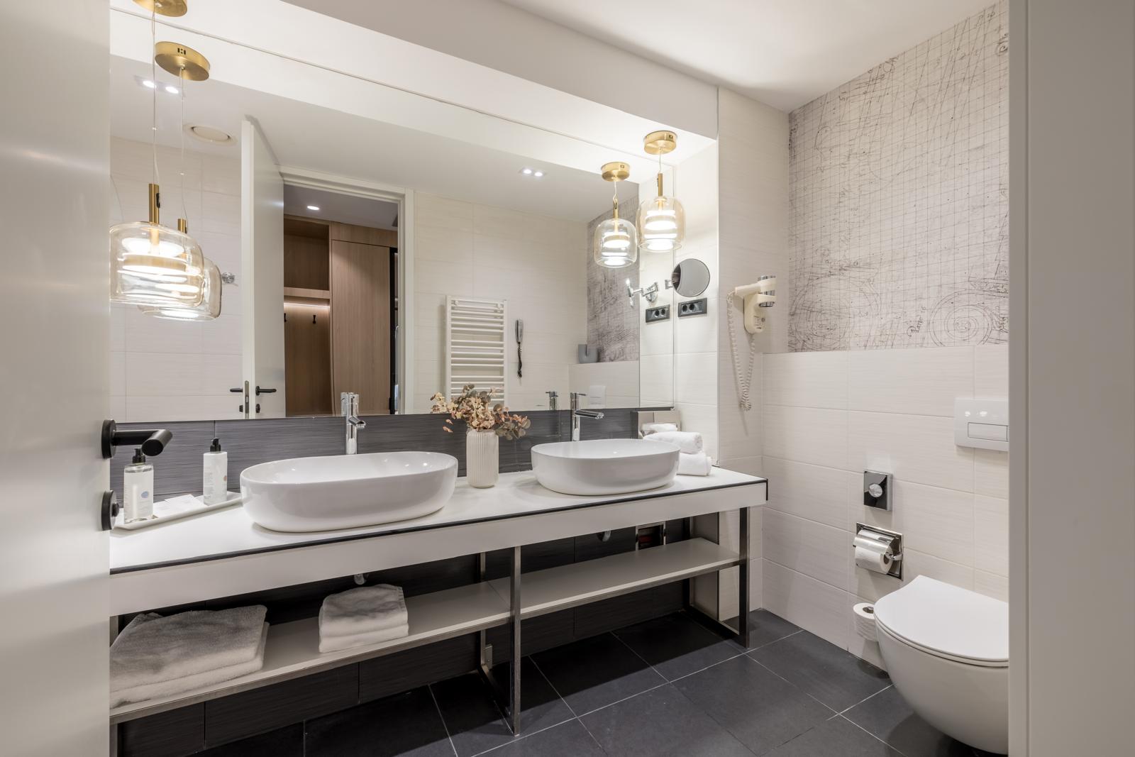 Double or Twin Superior