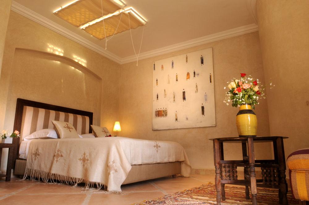 Family Room Queen Size Bed