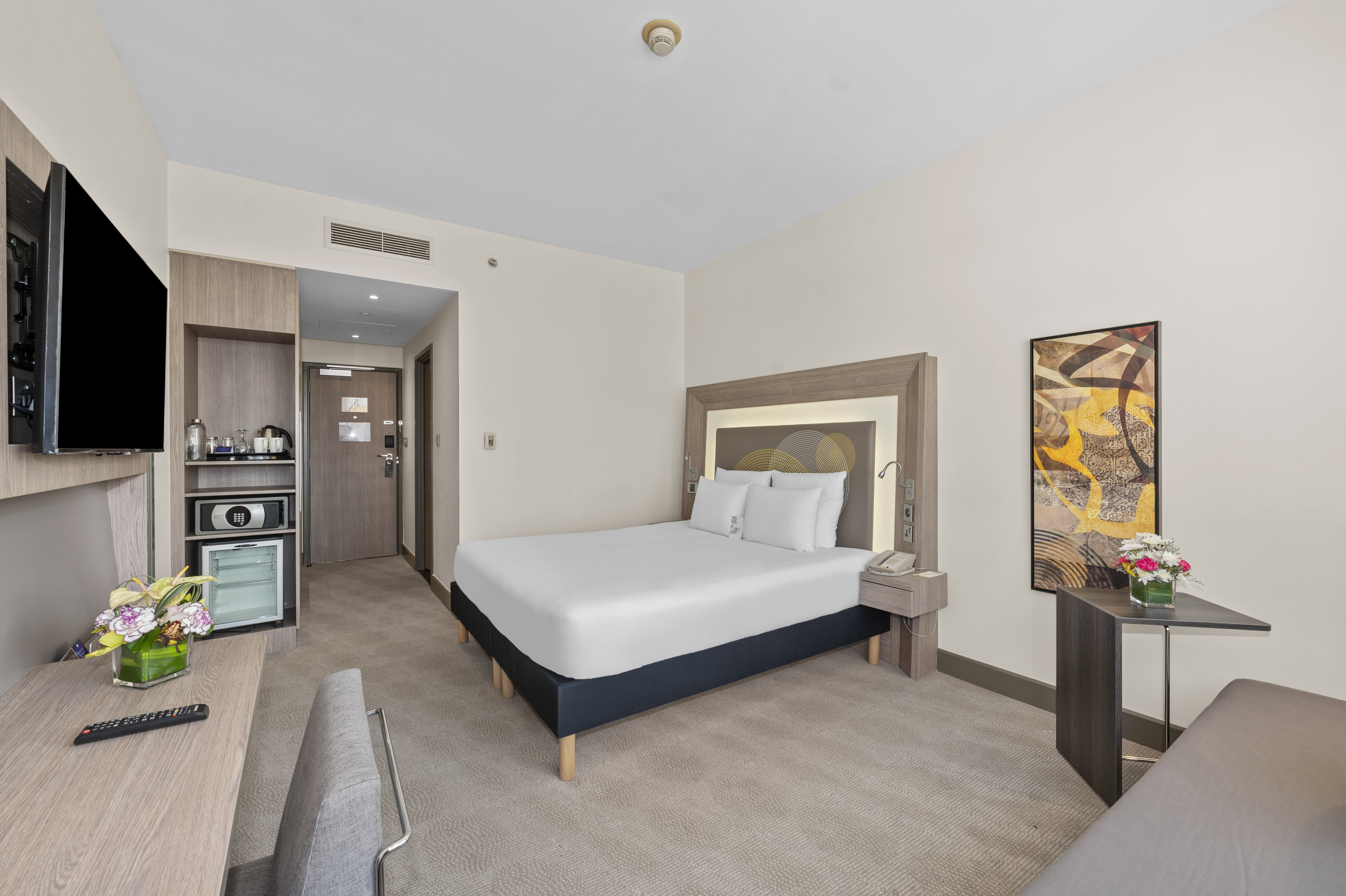 Double Executive Queen Bed