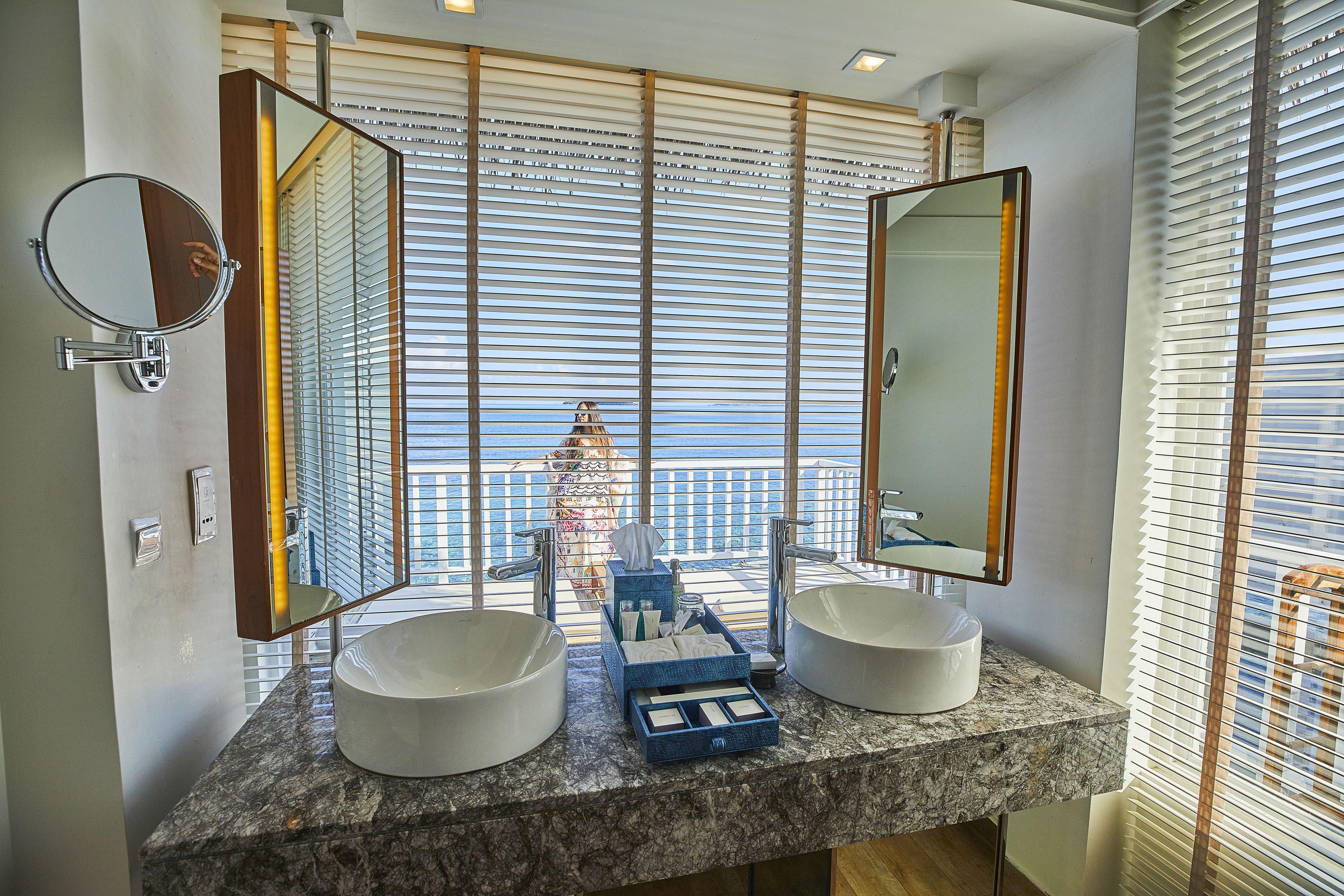 Family Room Deluxe Sea View