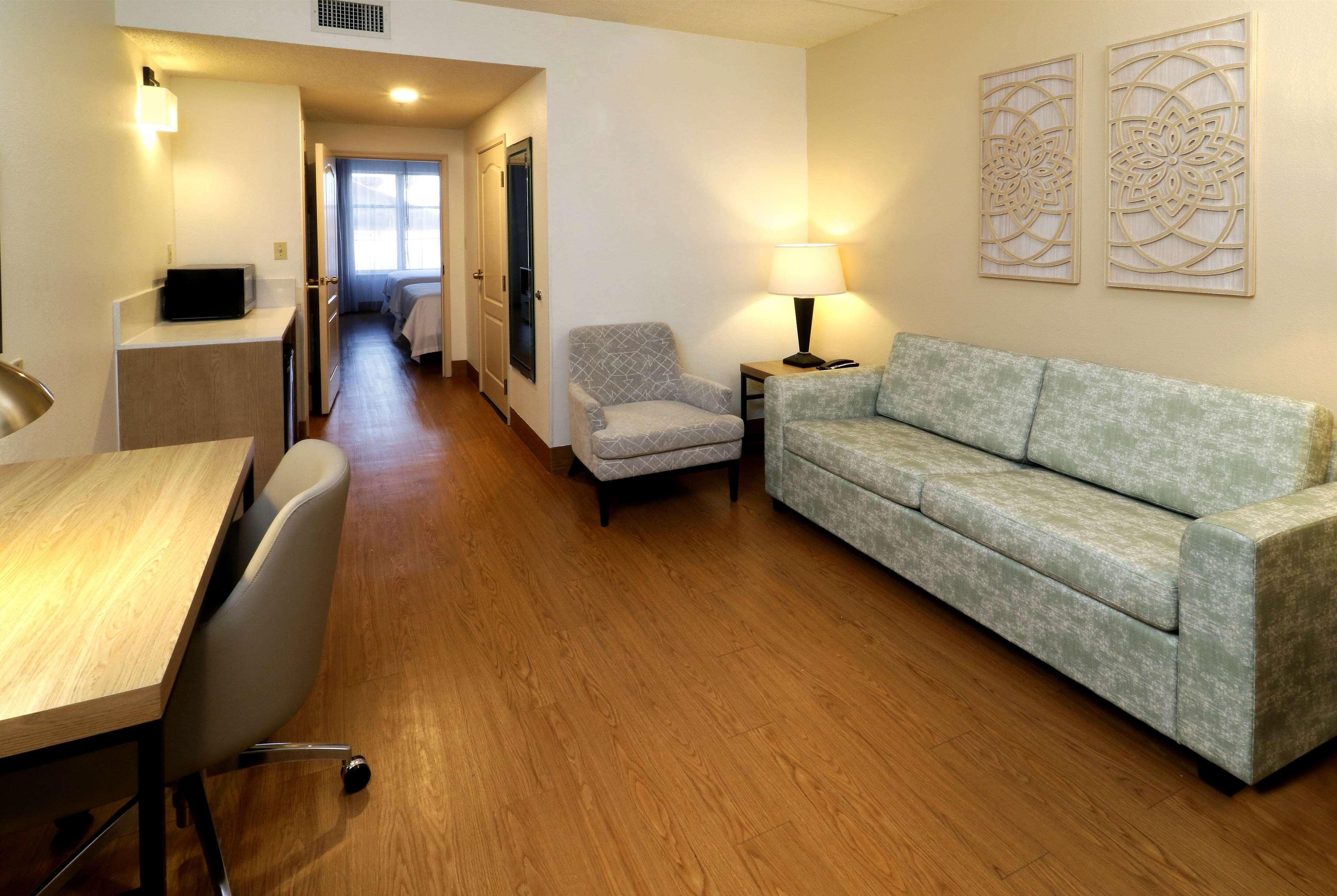 Suite Two Queen Beds Non Smoking