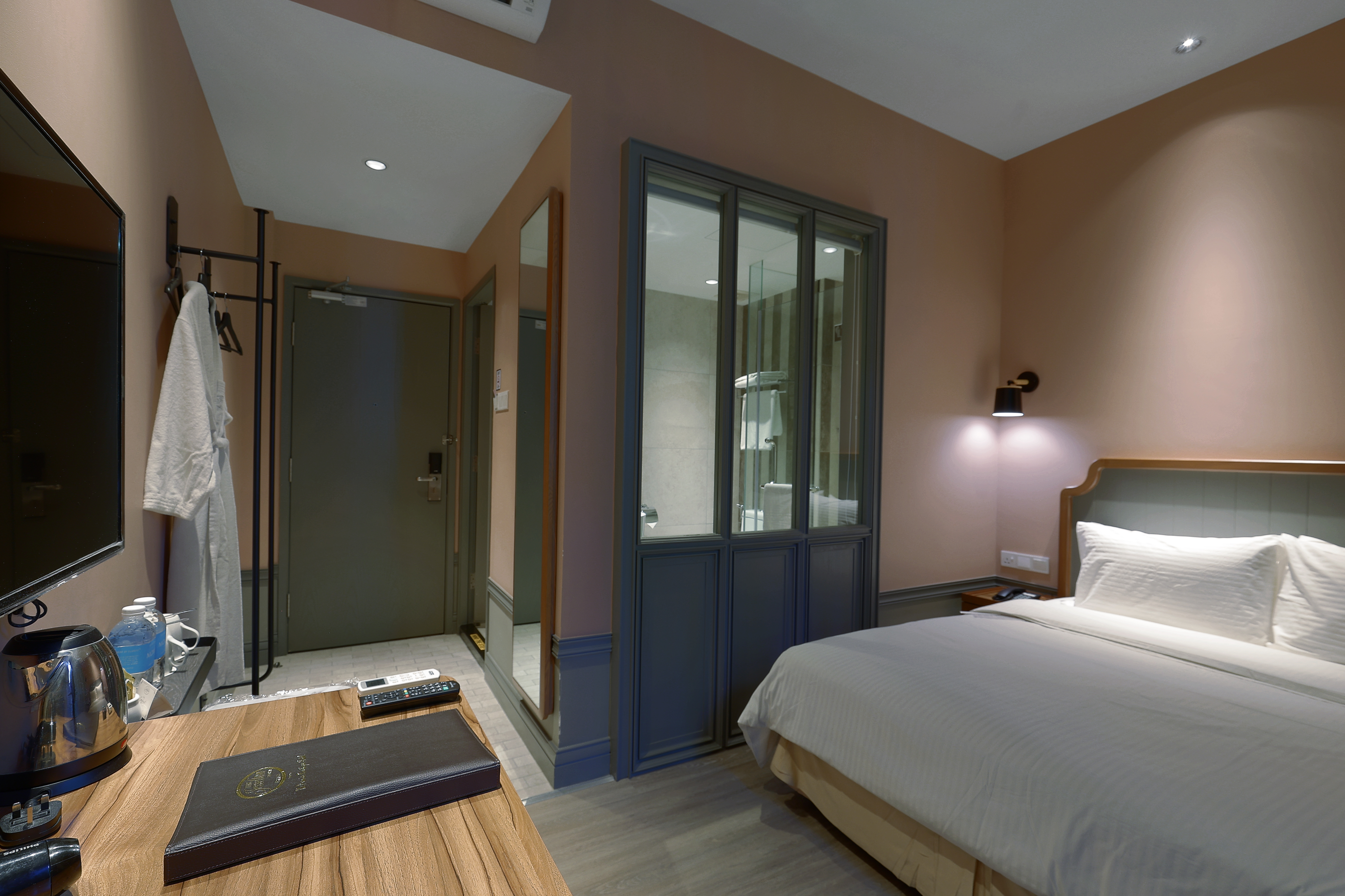 Double Queen Size Bed