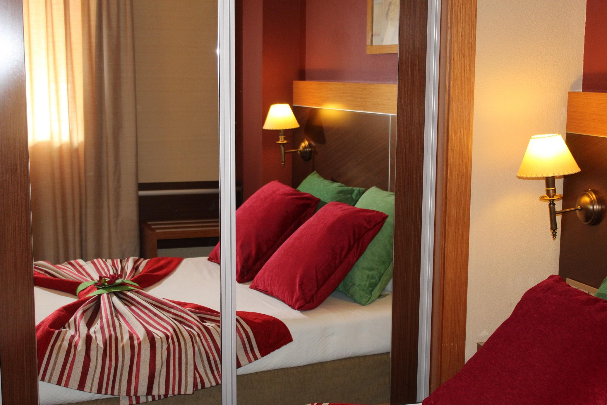 Double or Twin Standard