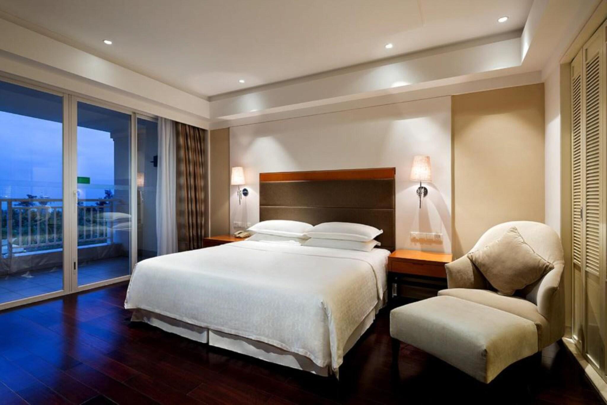 Suite Ocean View King Bed