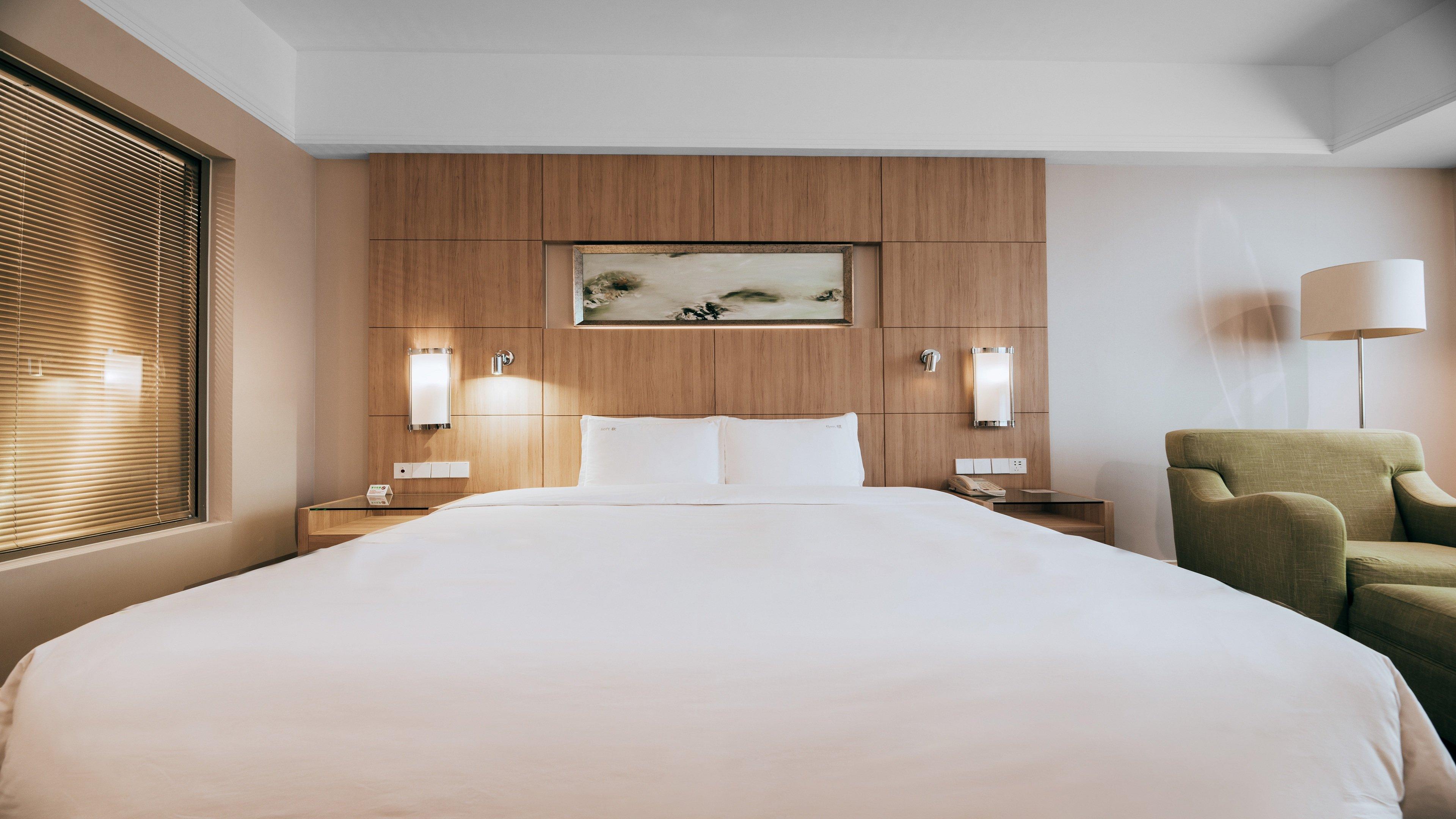 Double Garden View King Bed