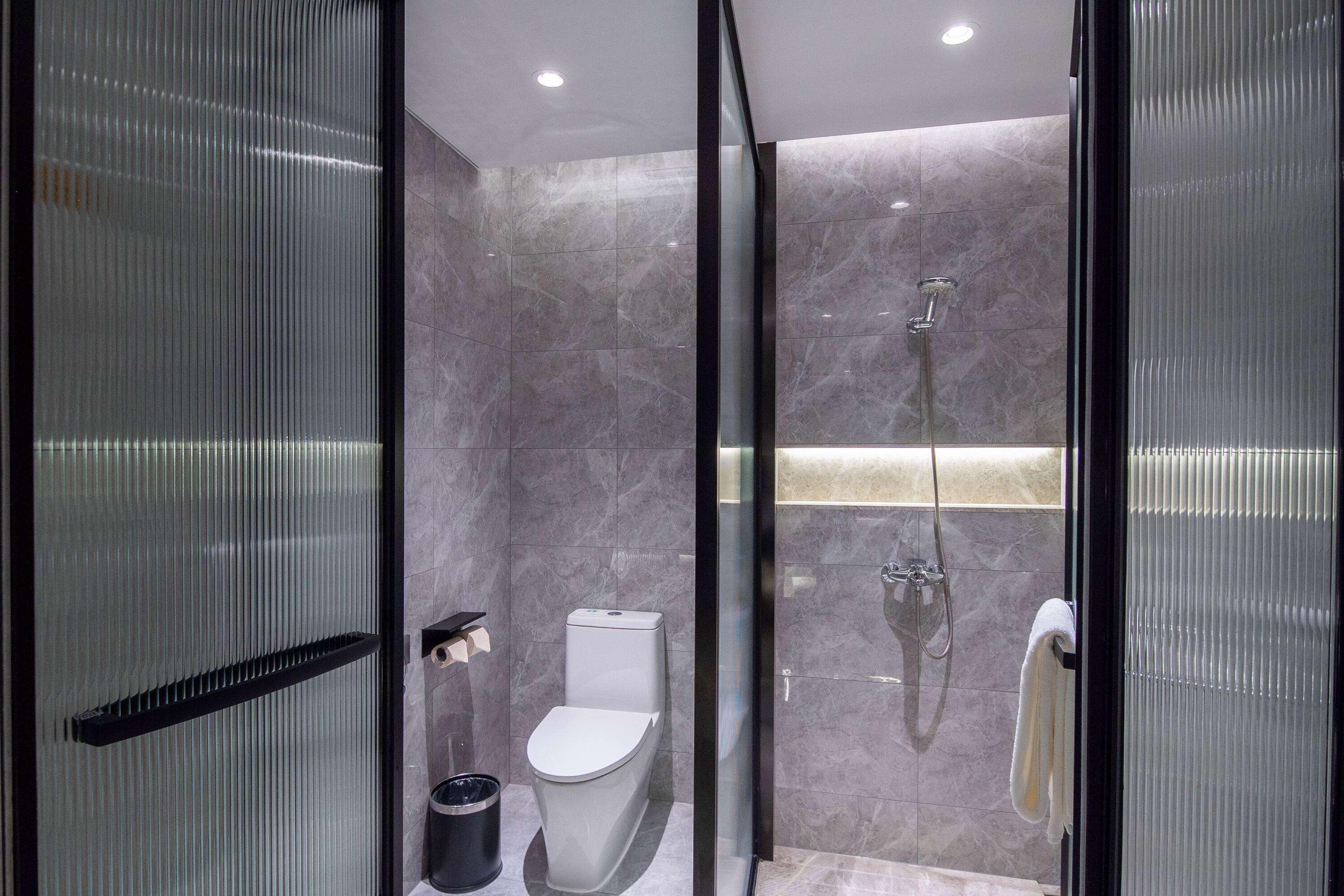 Studio Deluxe Queen Bed