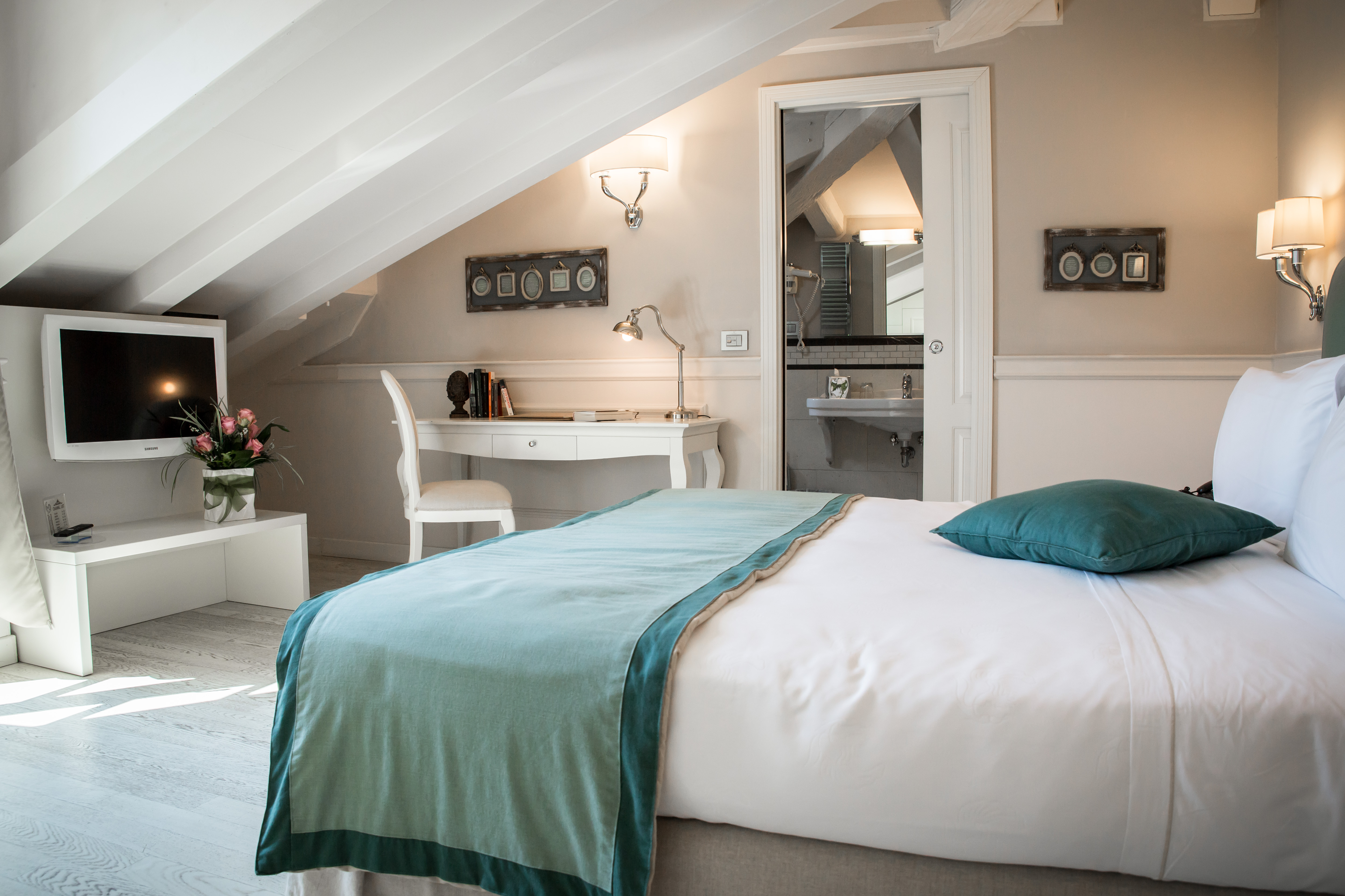 Double or Twin Standard