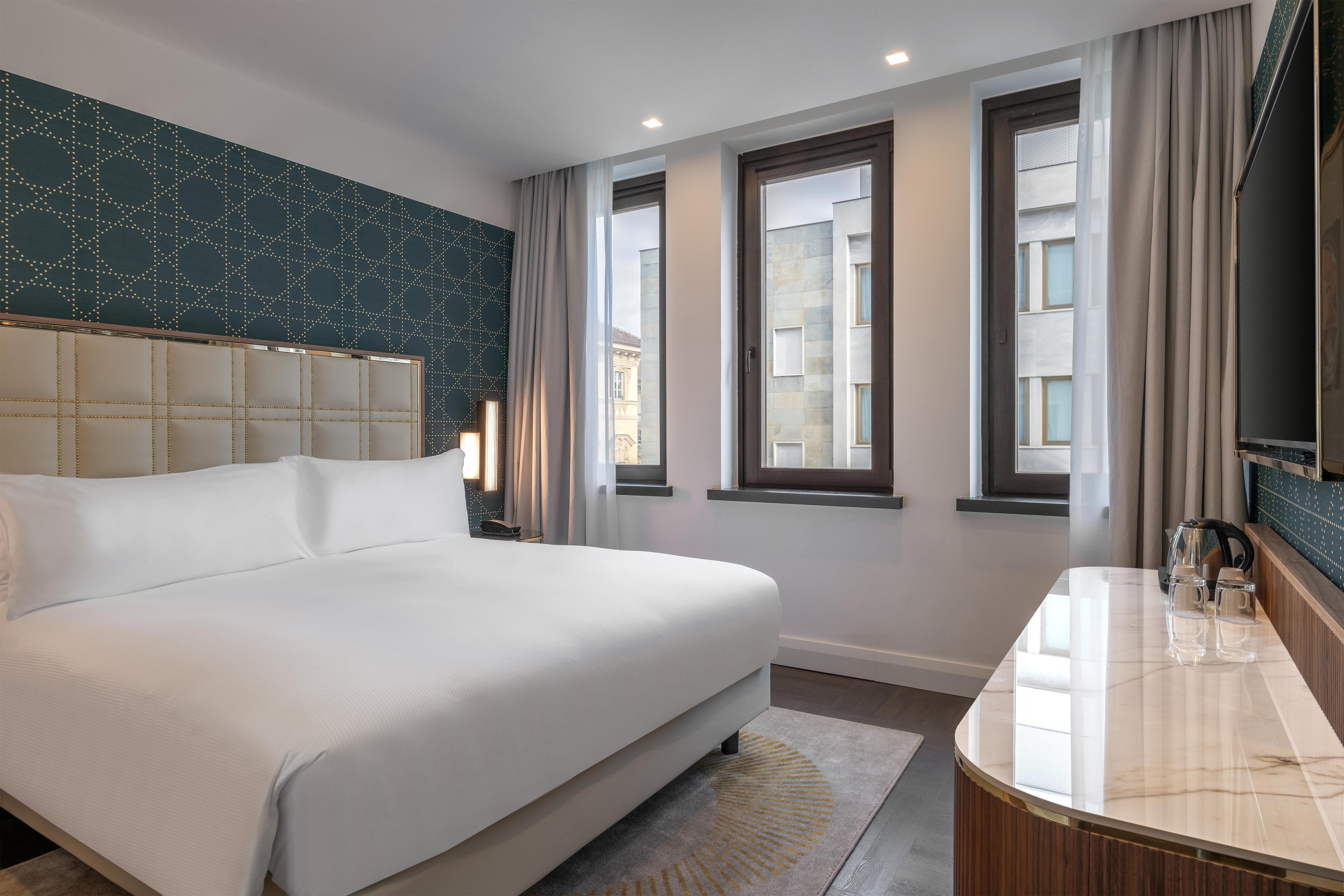 Suite Deluxe King Bed