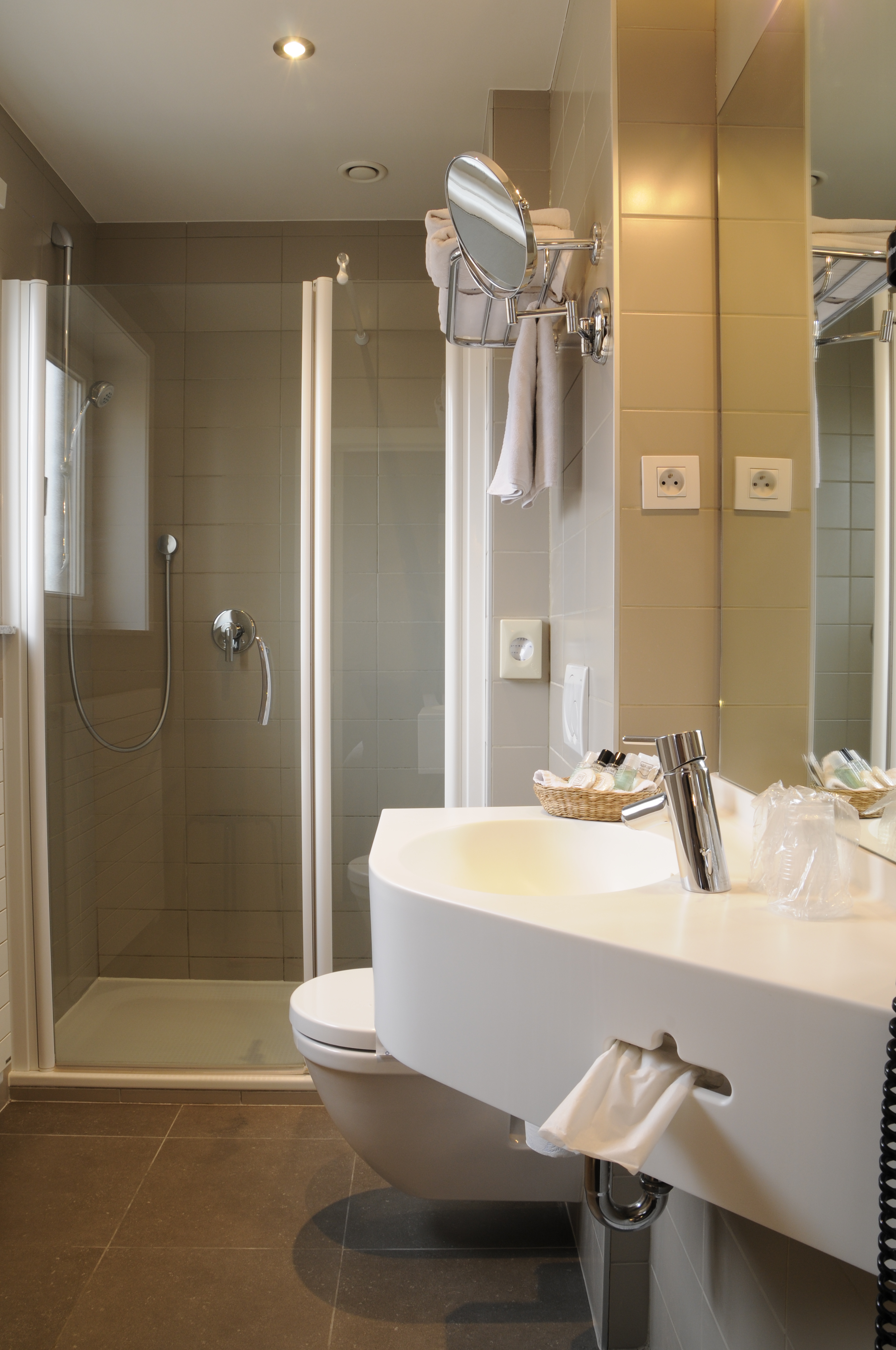 Double or Twin Standard