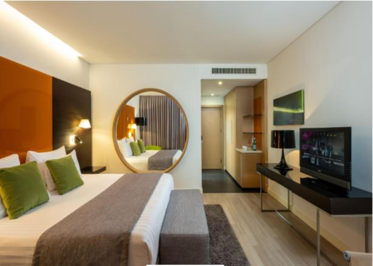 Double City View King Bed