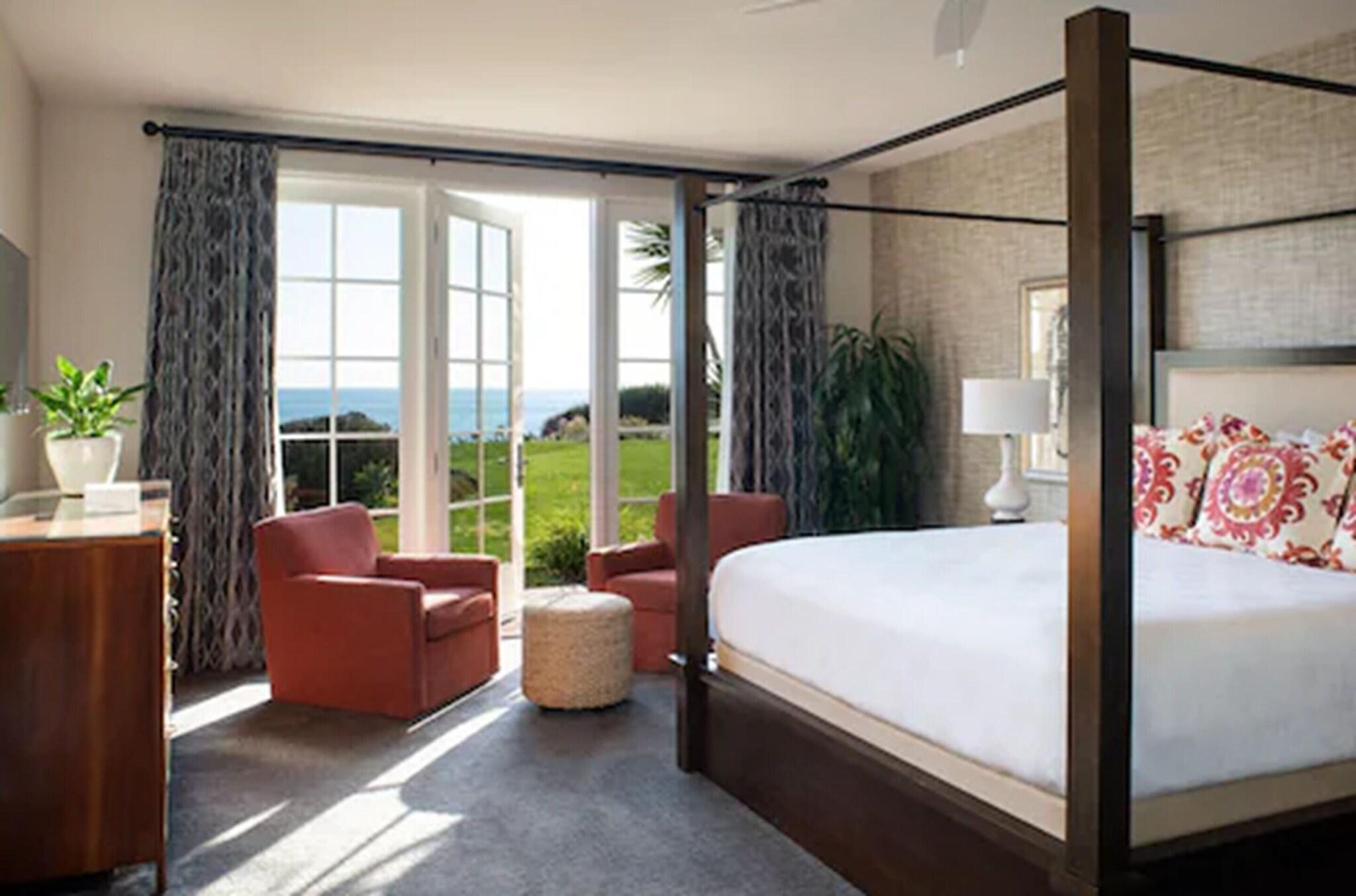 Bungalow King Bed One Bedroom 