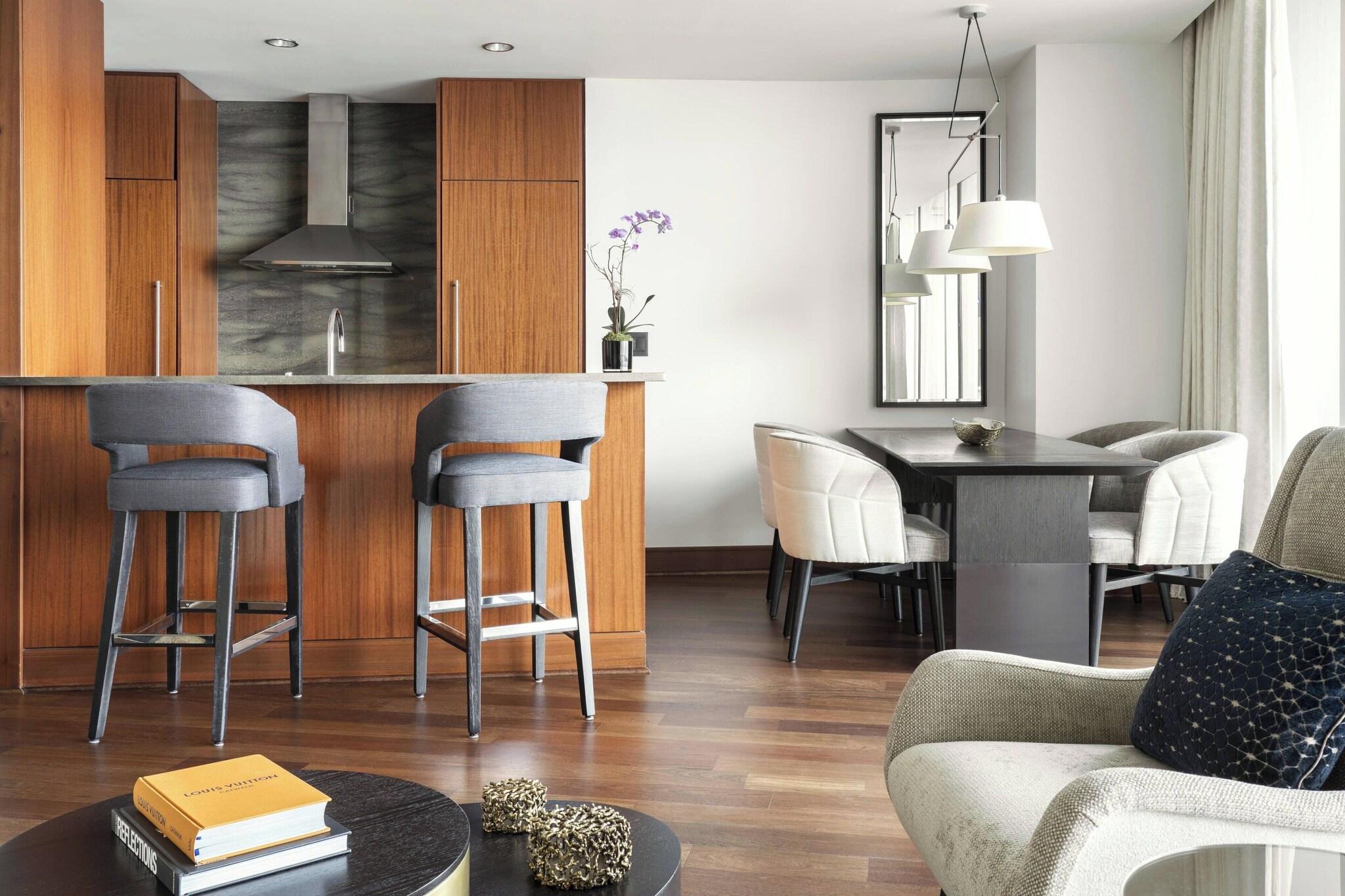 Suite Ocean View King Bed