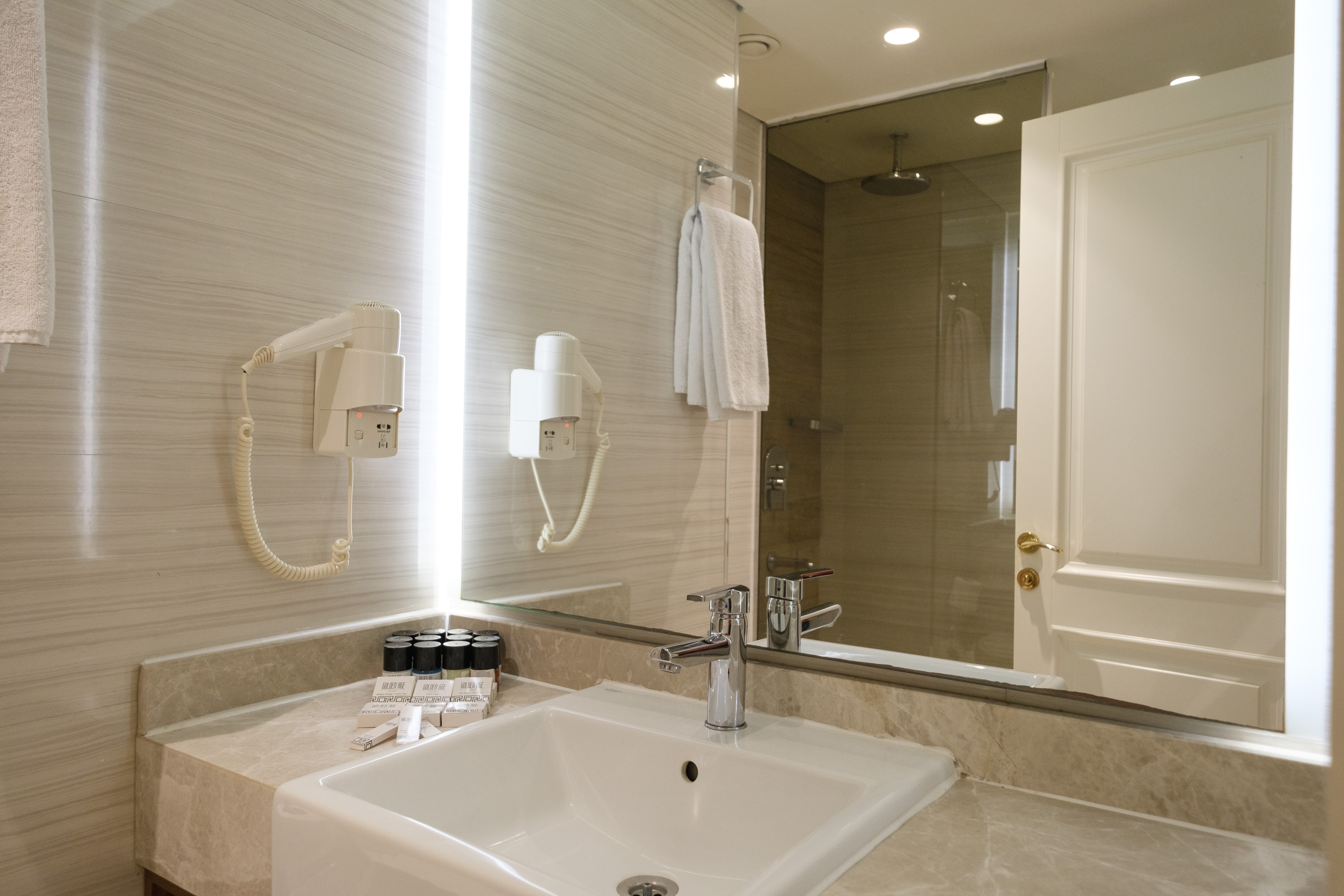 Double or Twin Deluxe