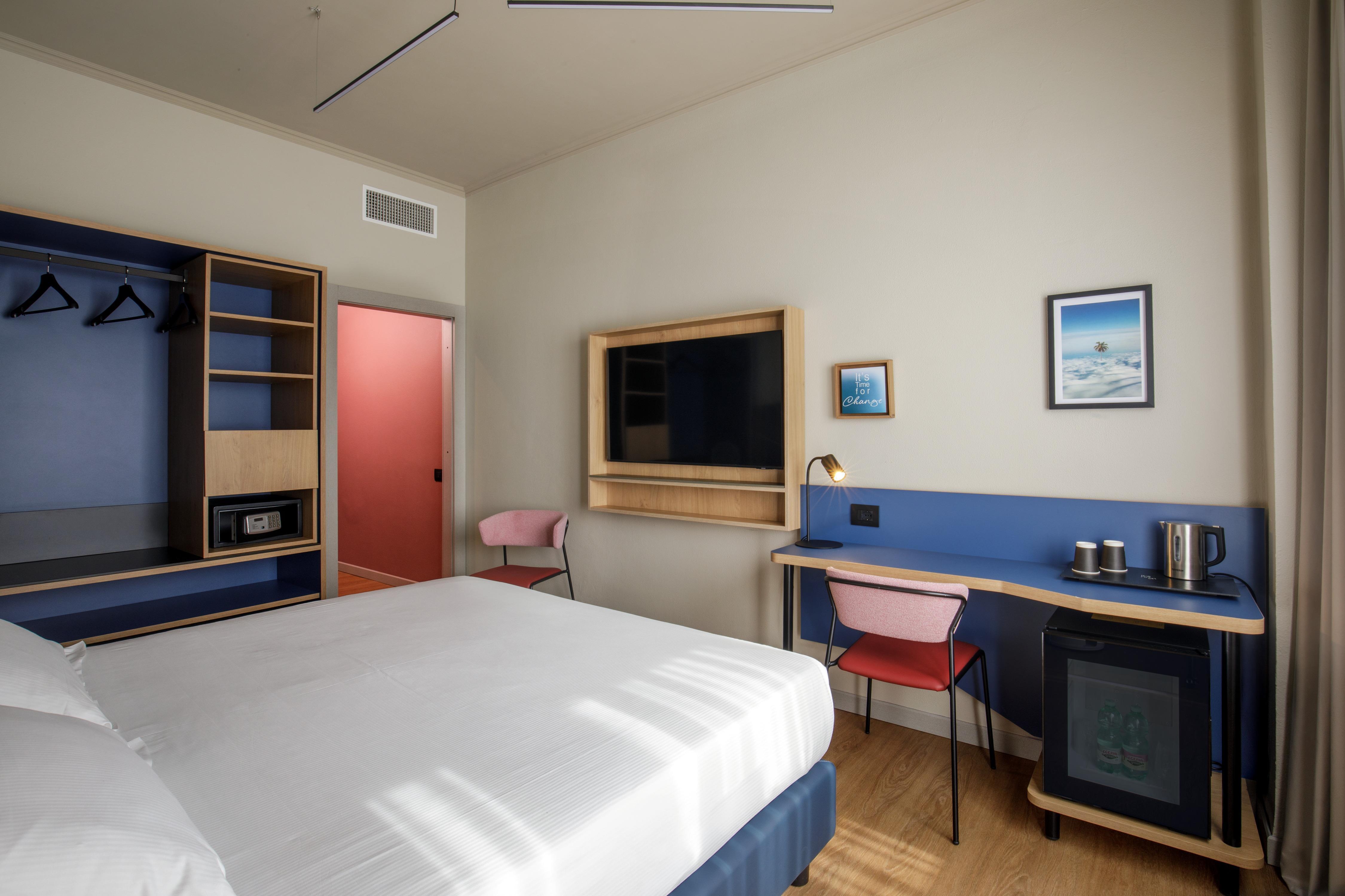 Double King Size Bed
