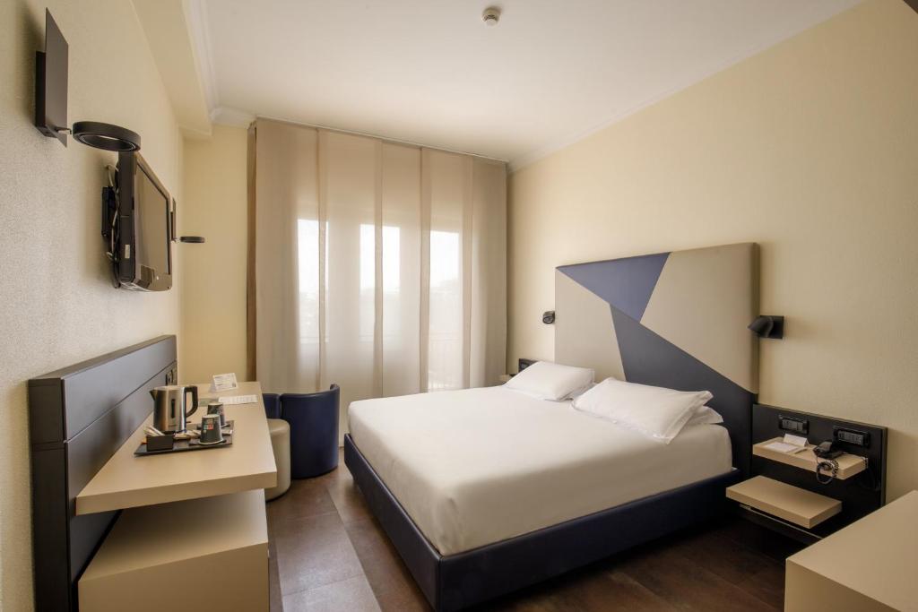 Double King Size Bed