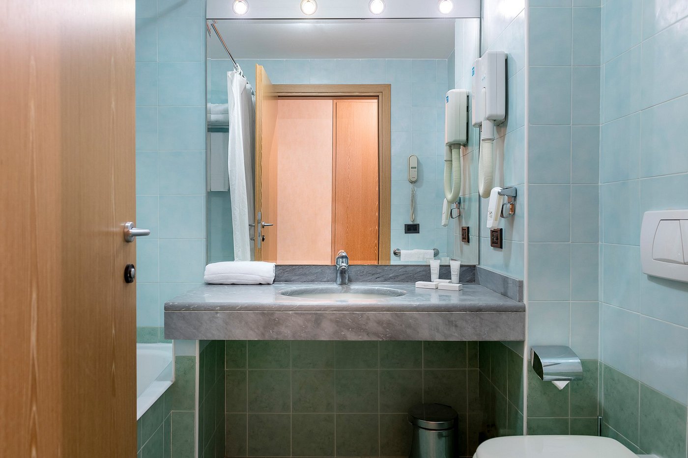 Double Superior King Bed