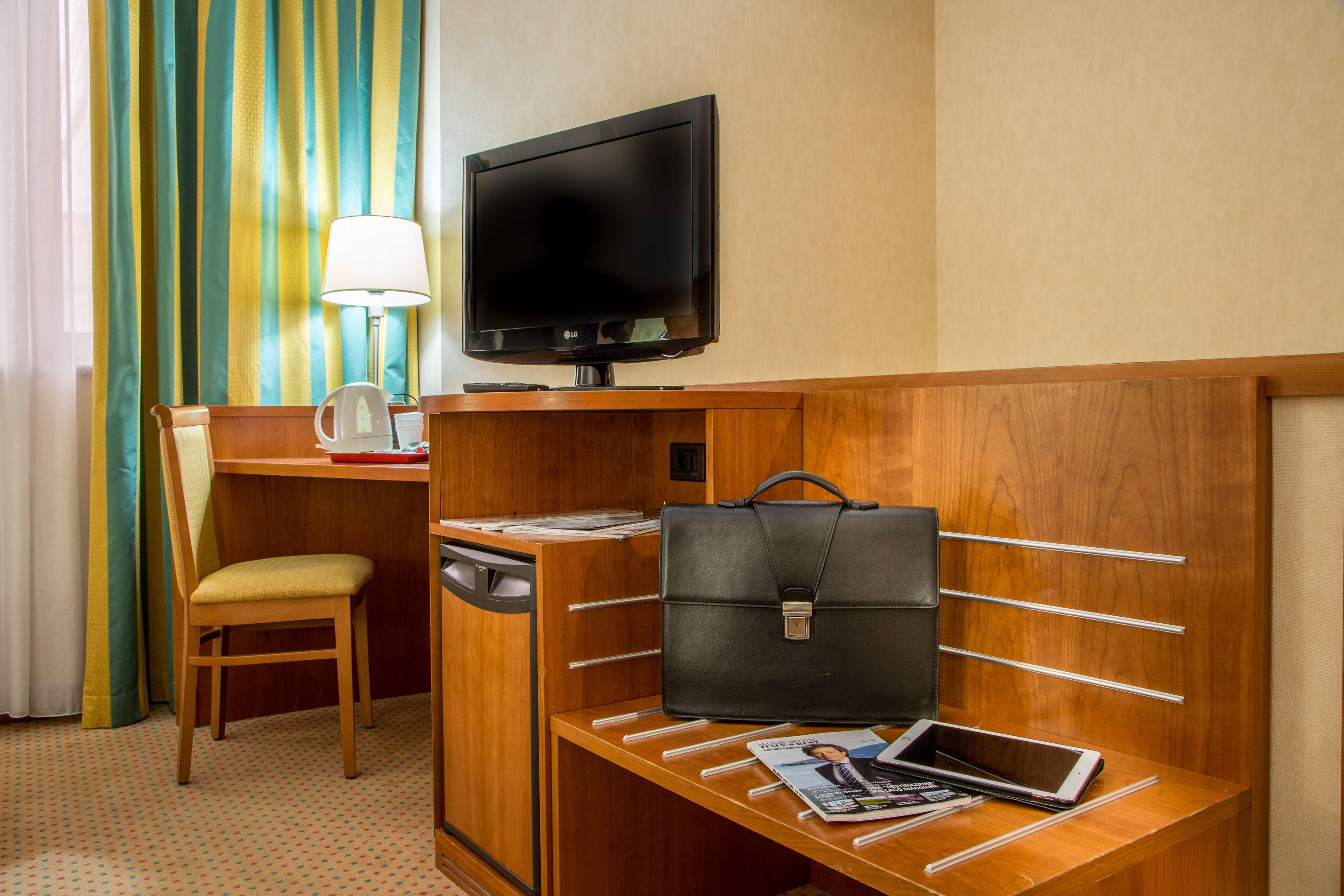 Double Queen Size Bed