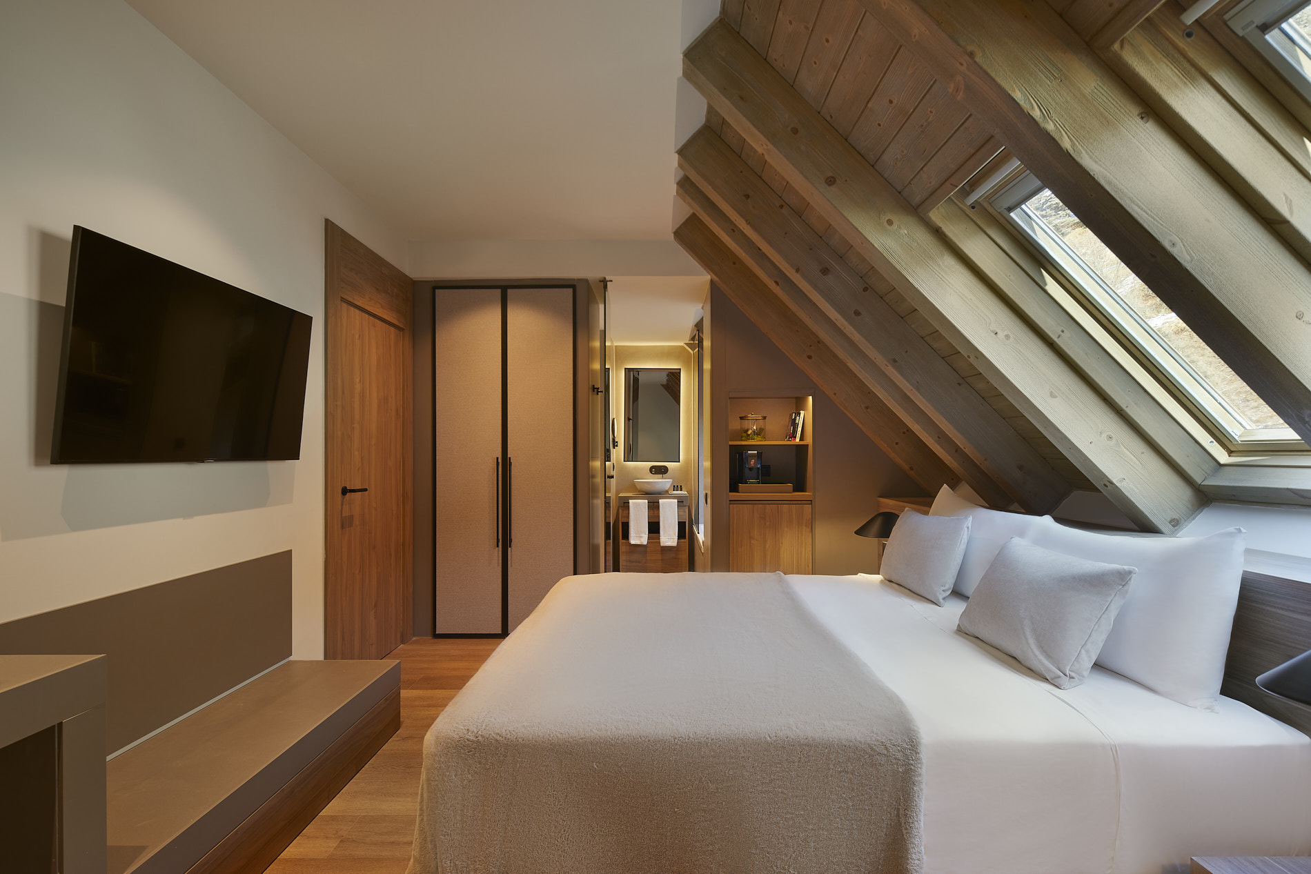 Double or Twin Deluxe